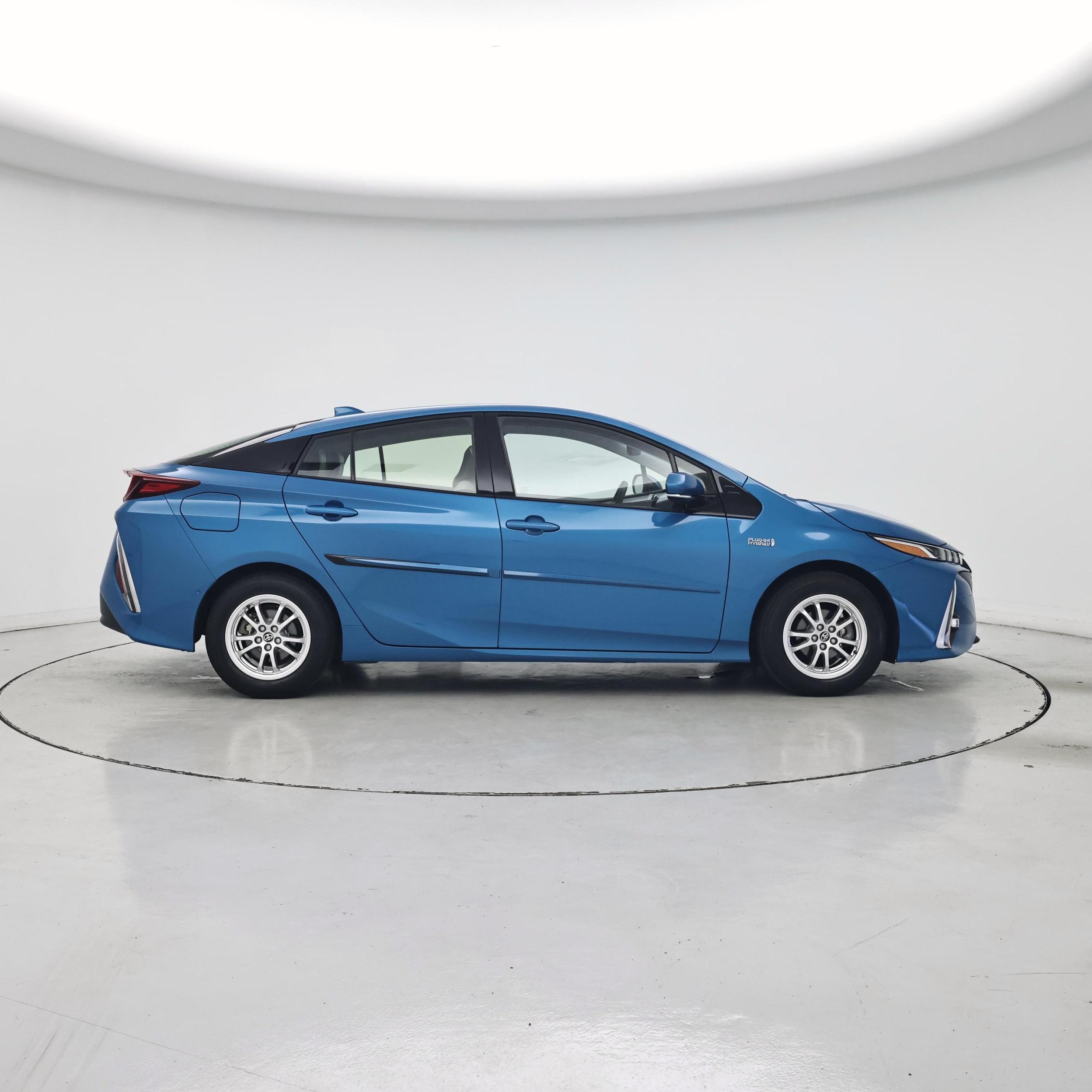 Thumbnail: 2017 Toyota Prius Prime - 7