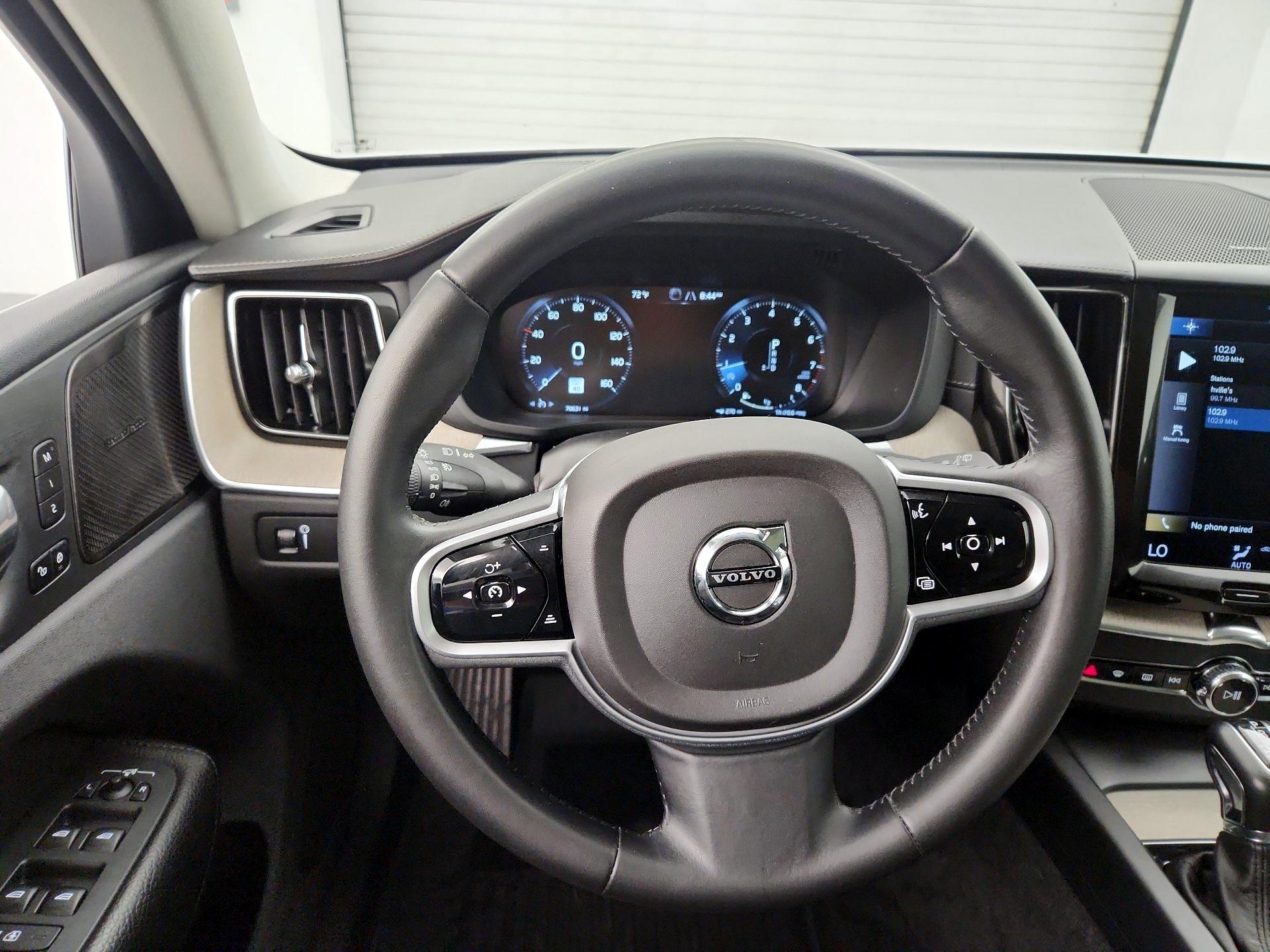 Thumbnail: 2019 Volvo XC60 - 10