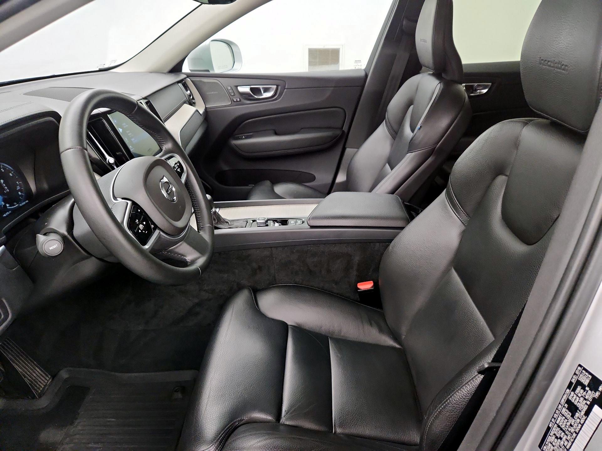 Thumbnail: 2019 Volvo XC60 - 11