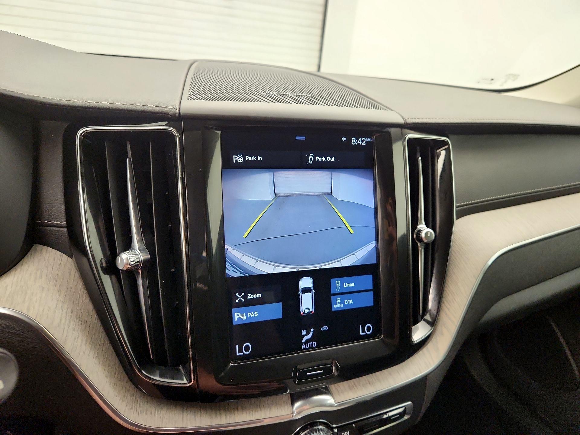 Thumbnail: 2019 Volvo XC60 - 14