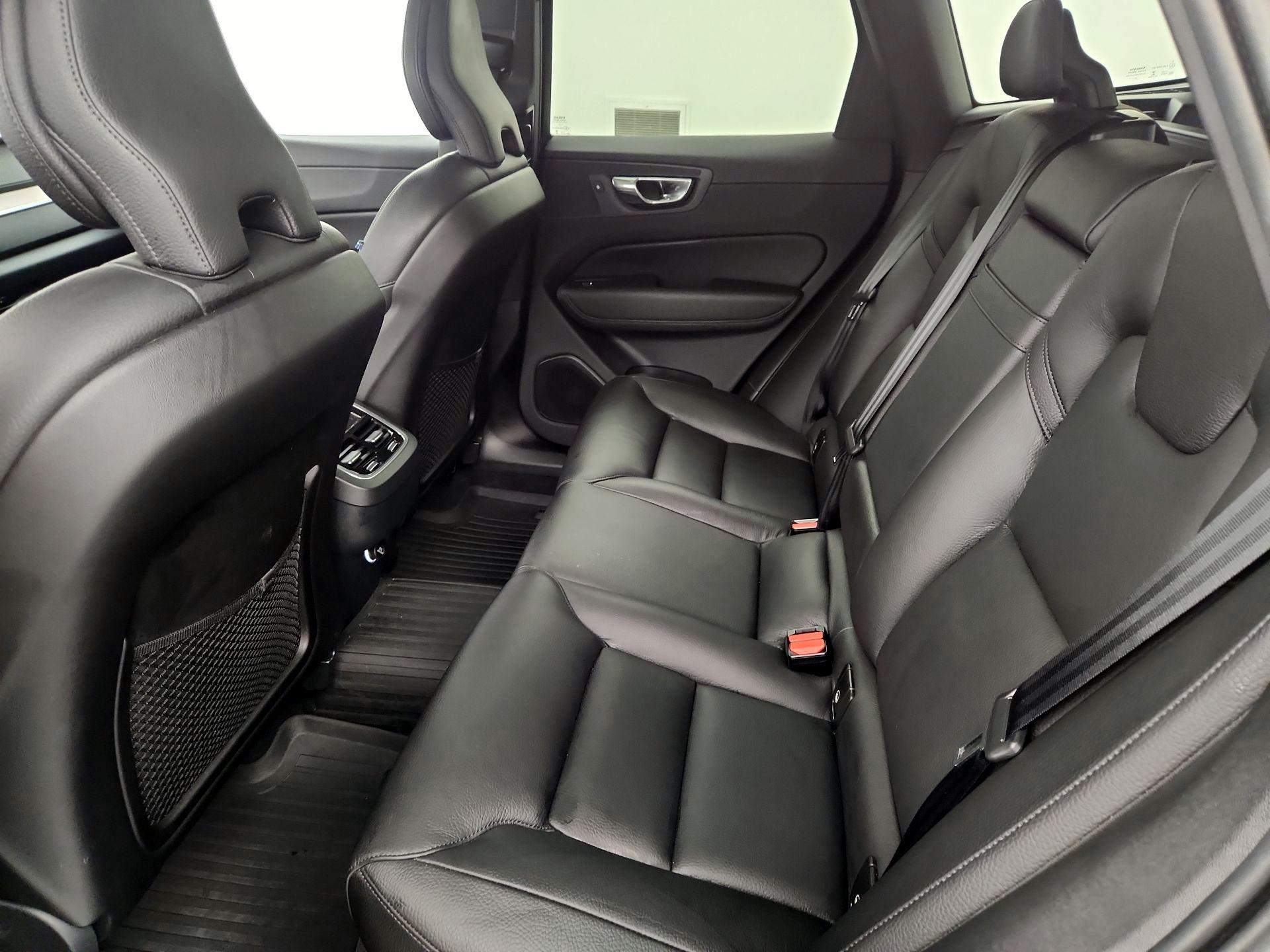 Thumbnail: 2019 Volvo XC60 - 18