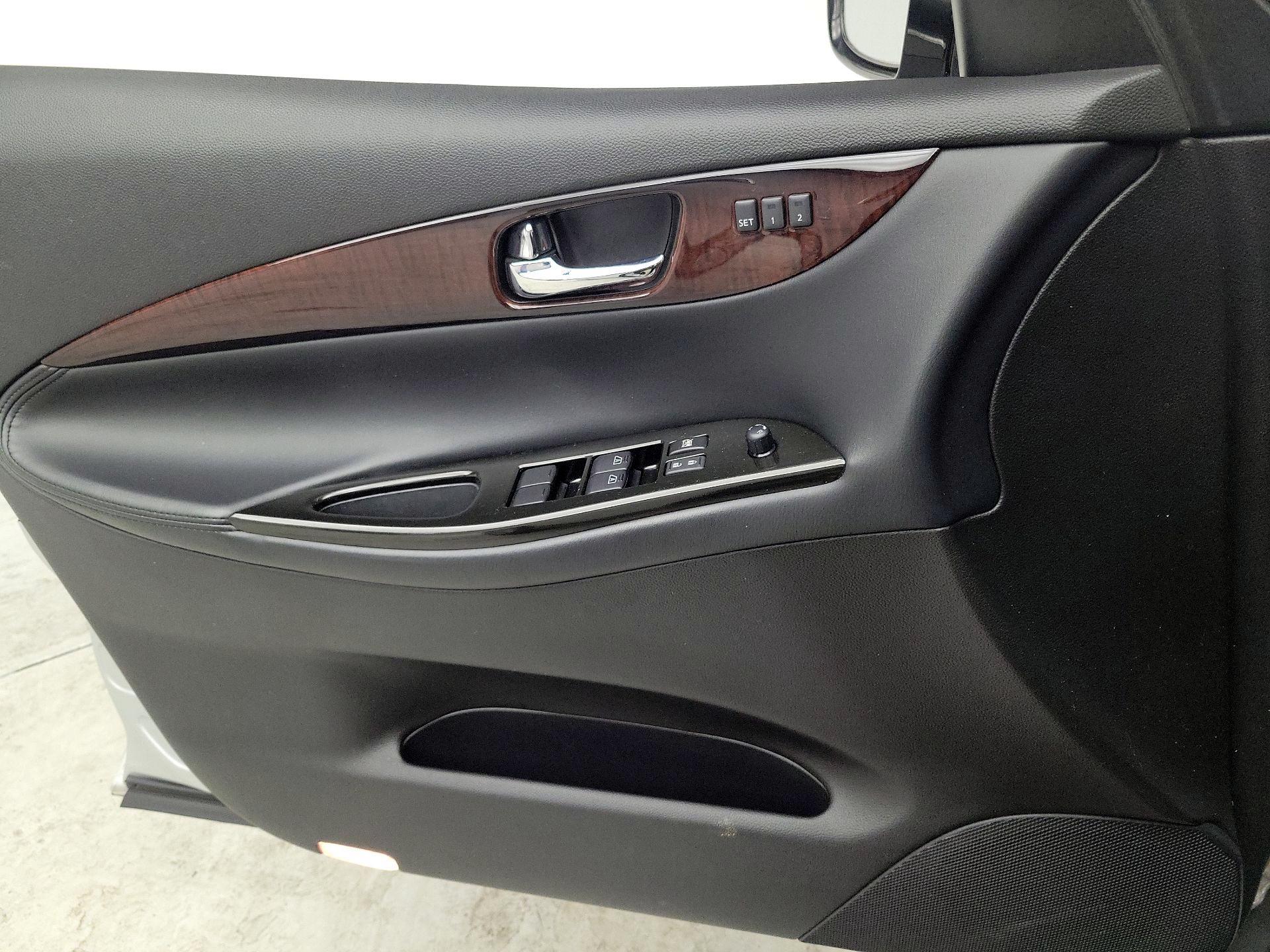 Thumbnail: 2013 INFINITI EX37 - 12