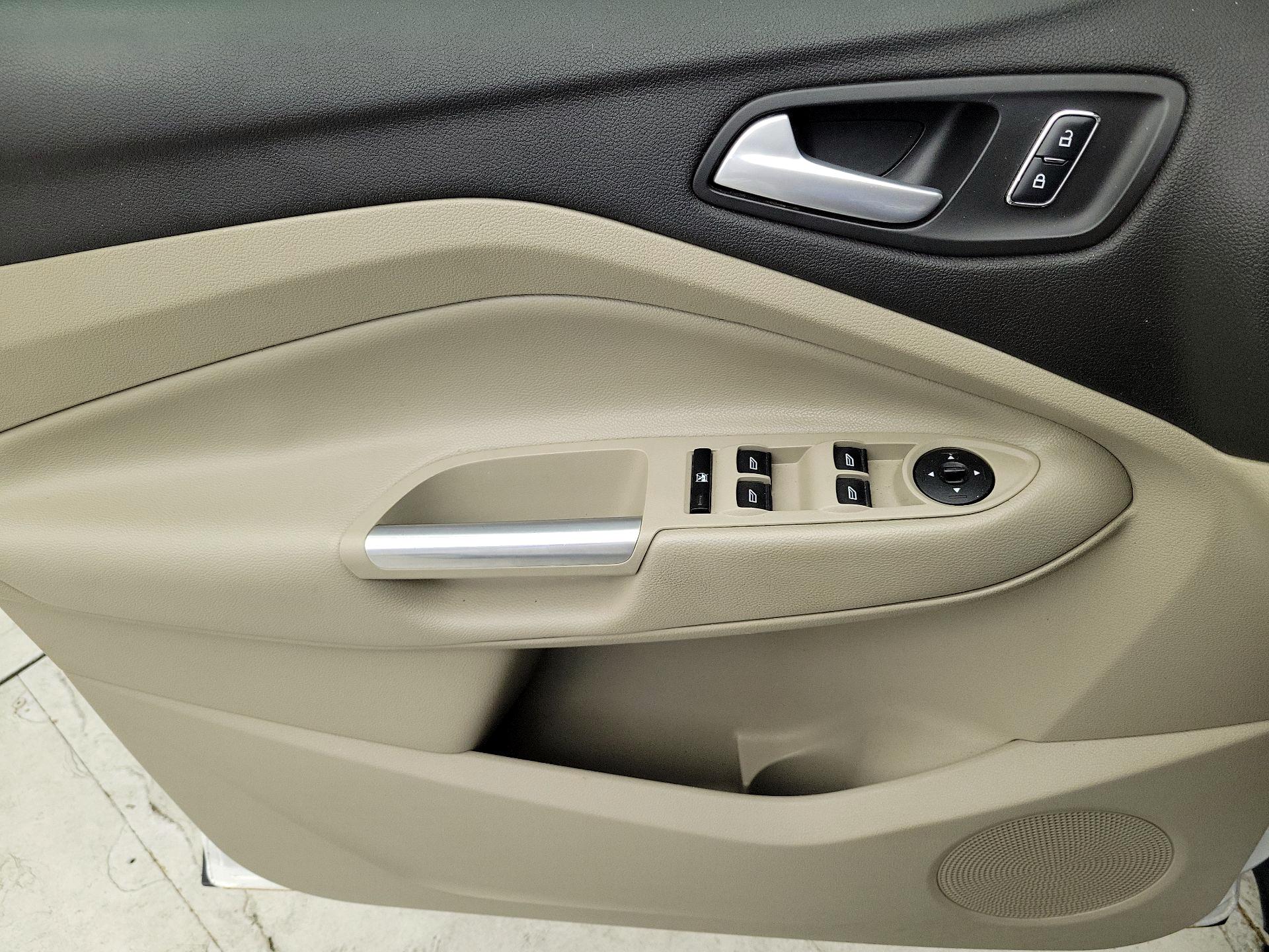 Thumbnail: 2015 Ford Escape - 12