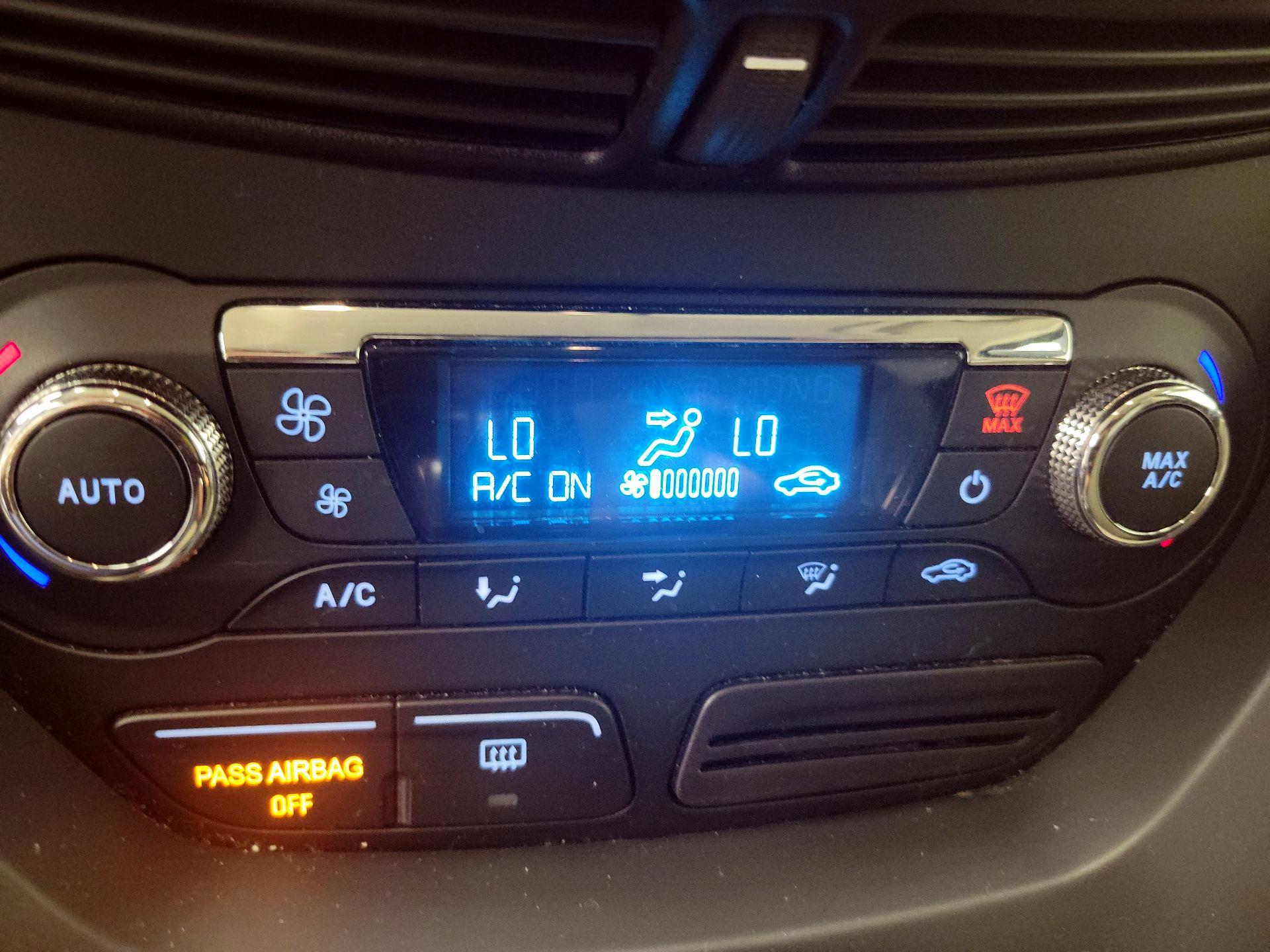 Thumbnail: 2015 Ford Escape - 16