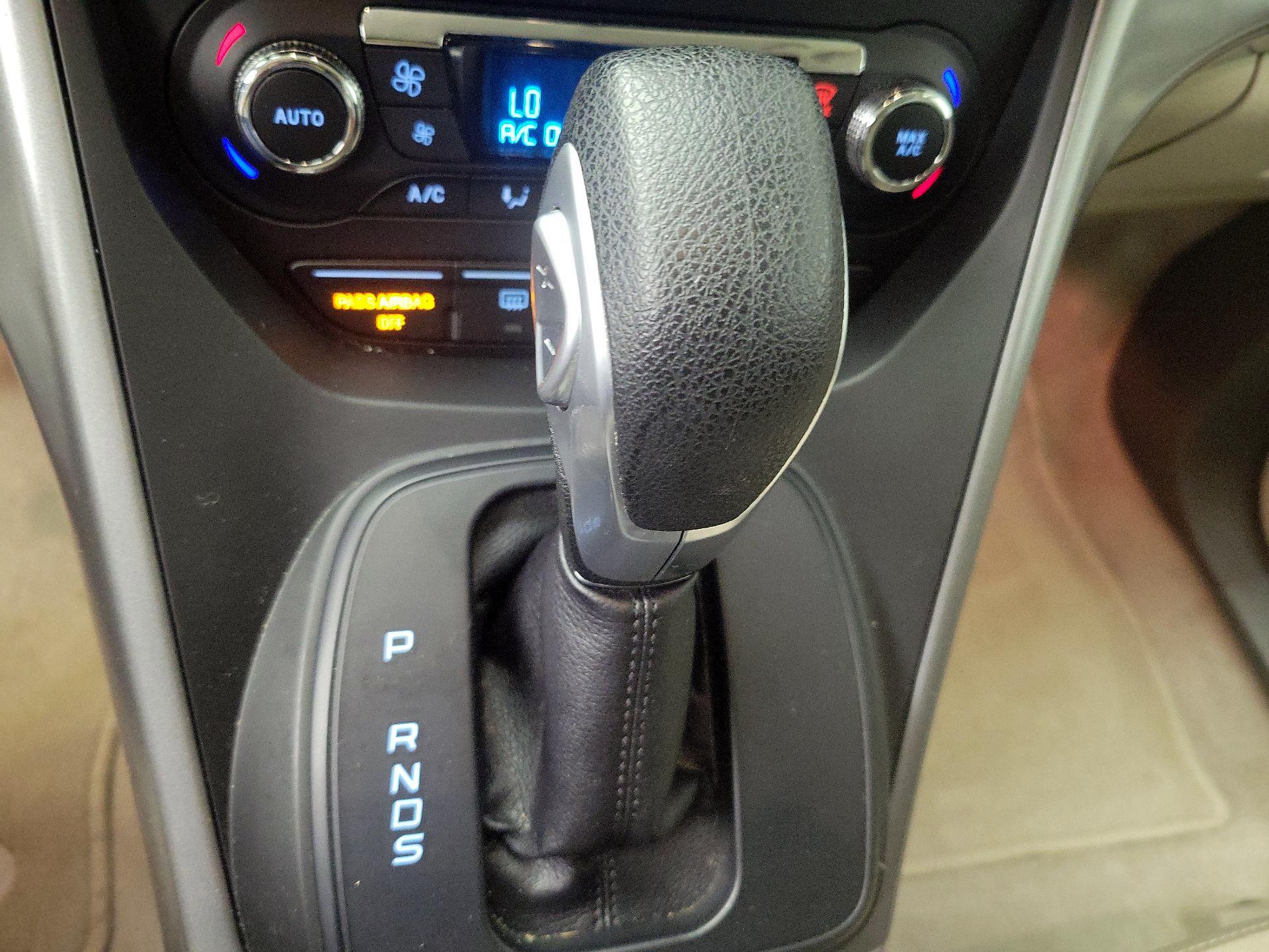 Thumbnail: 2015 Ford Escape - 17