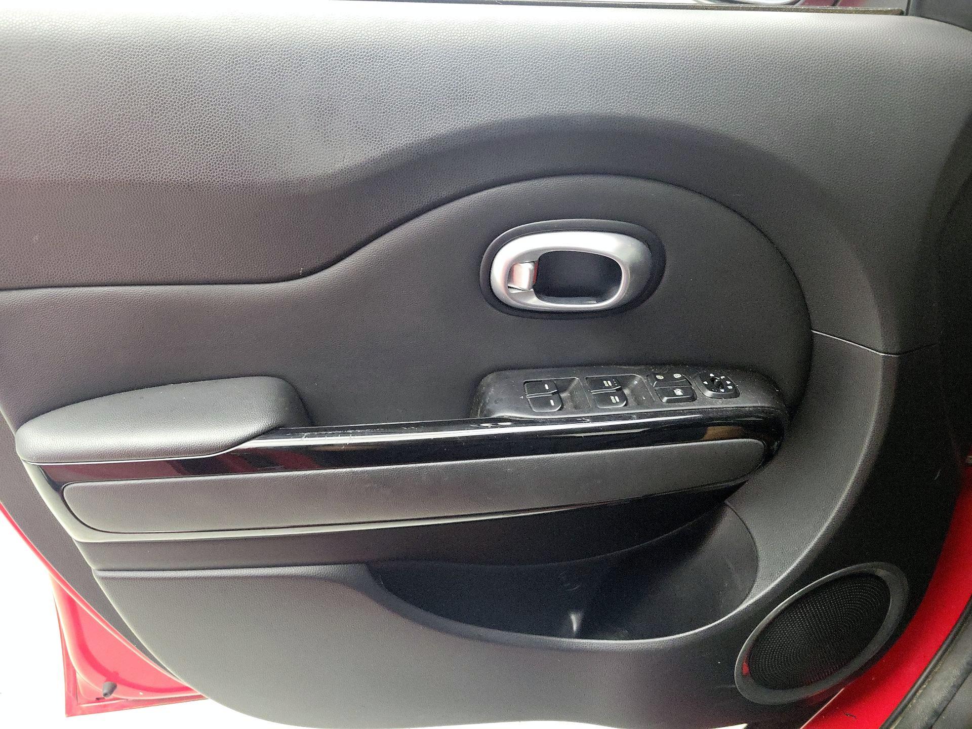 Thumbnail: 2016 Kia Soul - 12