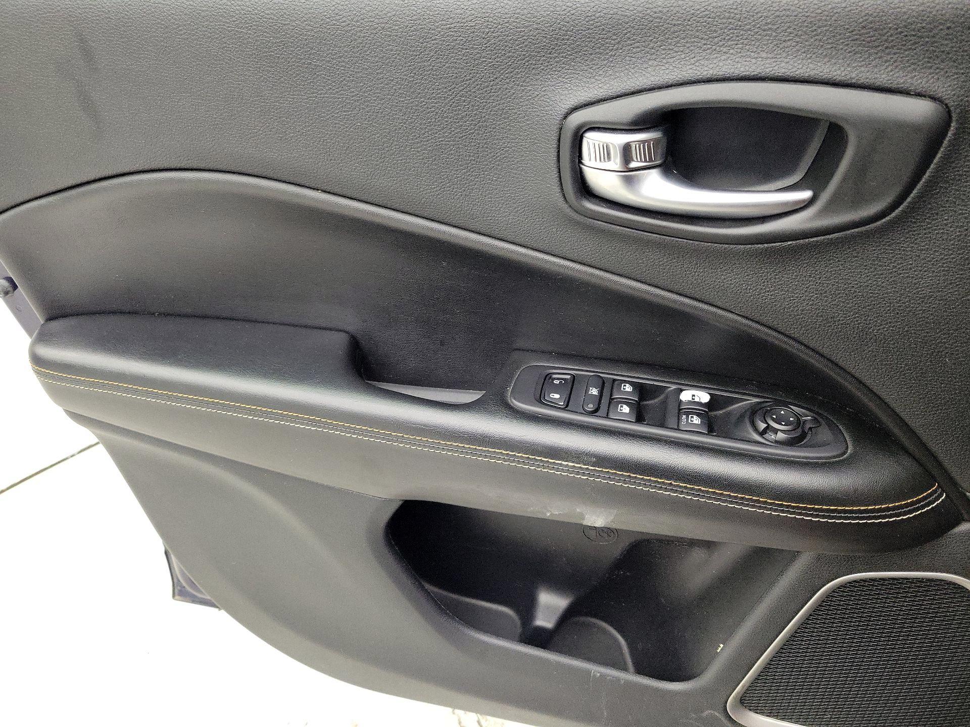 Thumbnail: 2020 Jeep Compass - 12