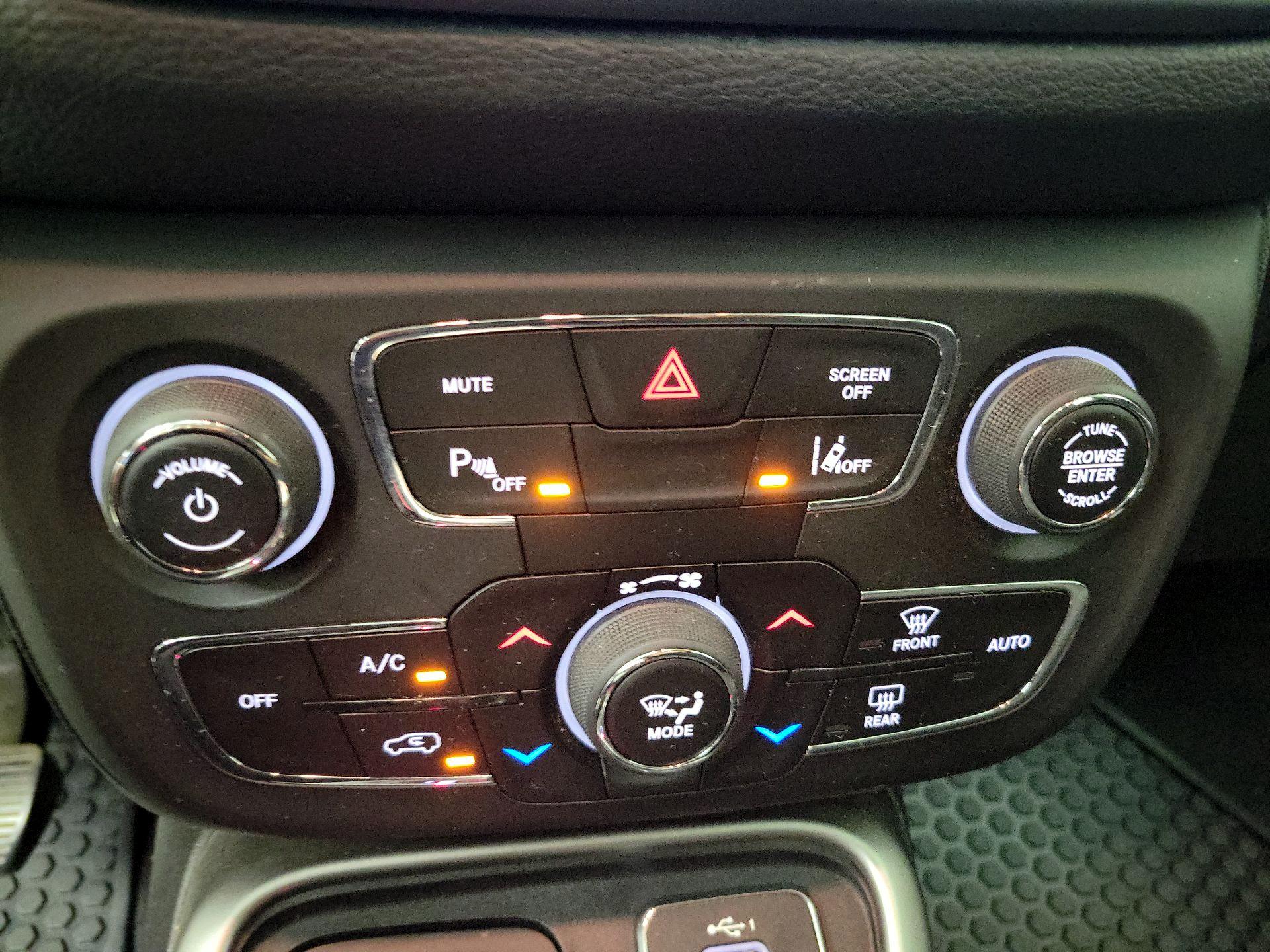 Thumbnail: 2020 Jeep Compass - 16