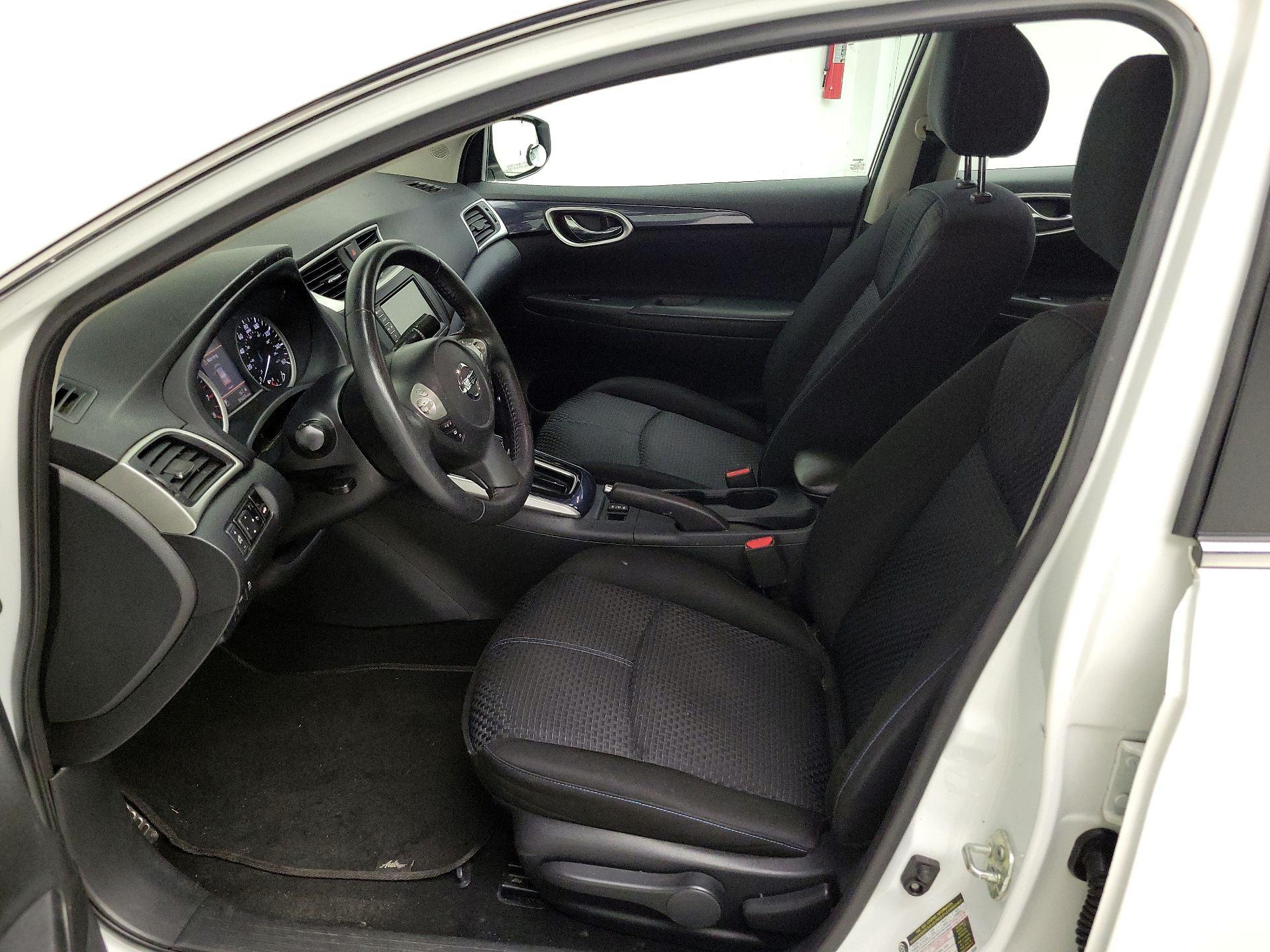 Thumbnail: 2019 Nissan Sentra - 11