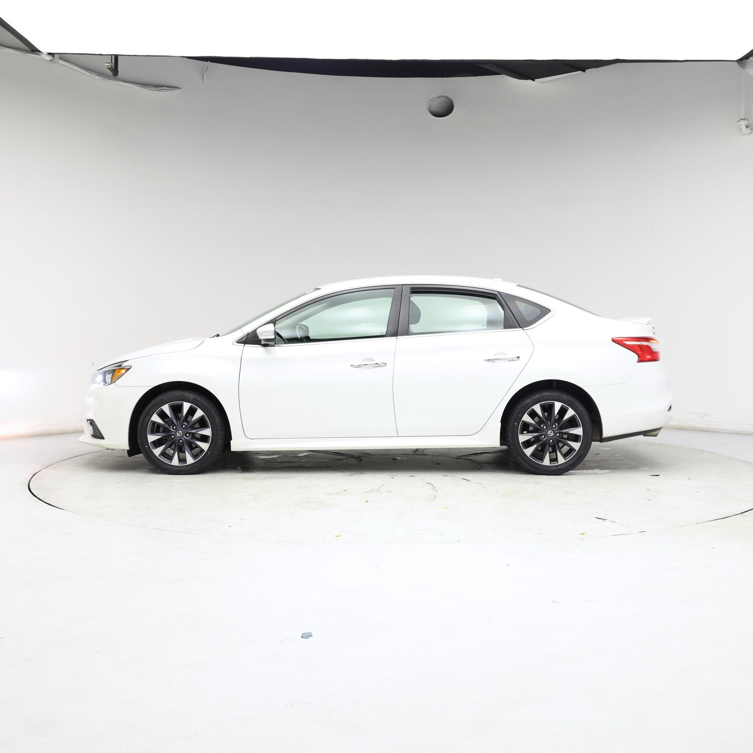 Thumbnail: 2019 Nissan Sentra - 3