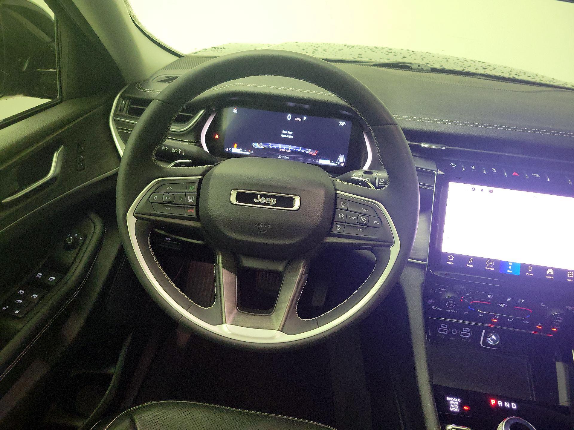 Thumbnail: 2023 Jeep Grand Cherokee - 10