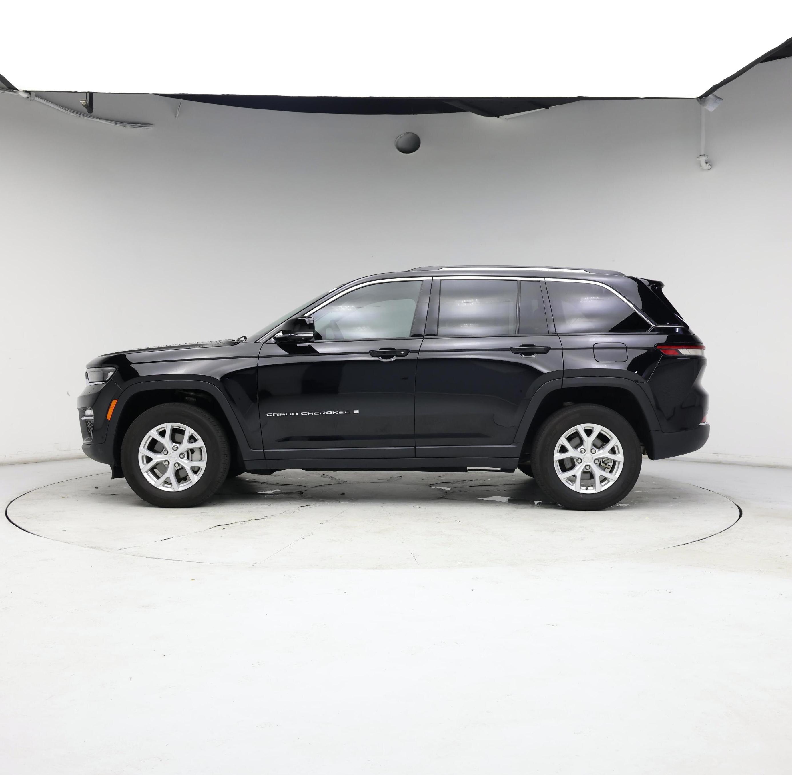 Thumbnail: 2023 Jeep Grand Cherokee - 3