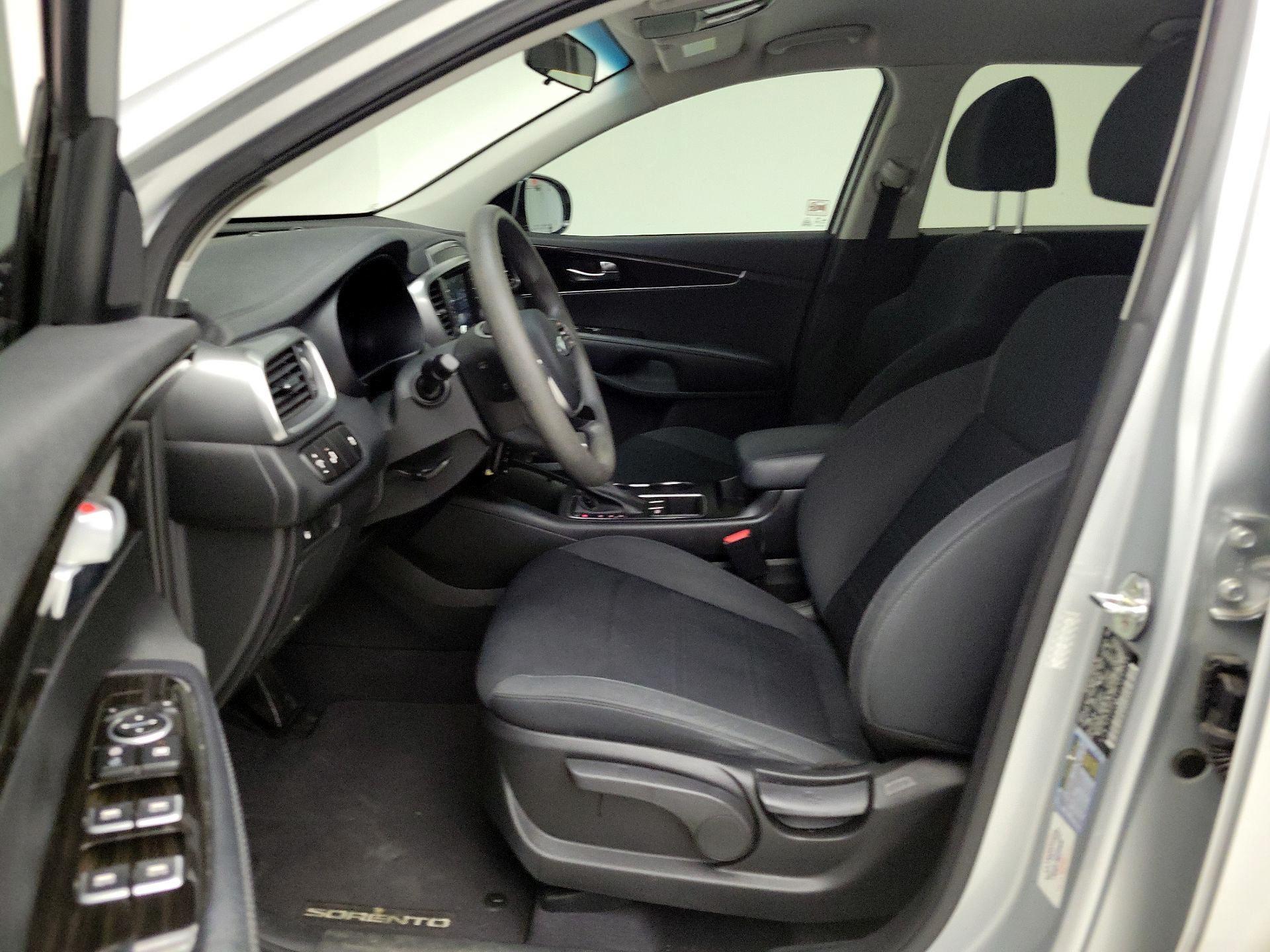 Thumbnail: 2020 Kia Sorento - 11