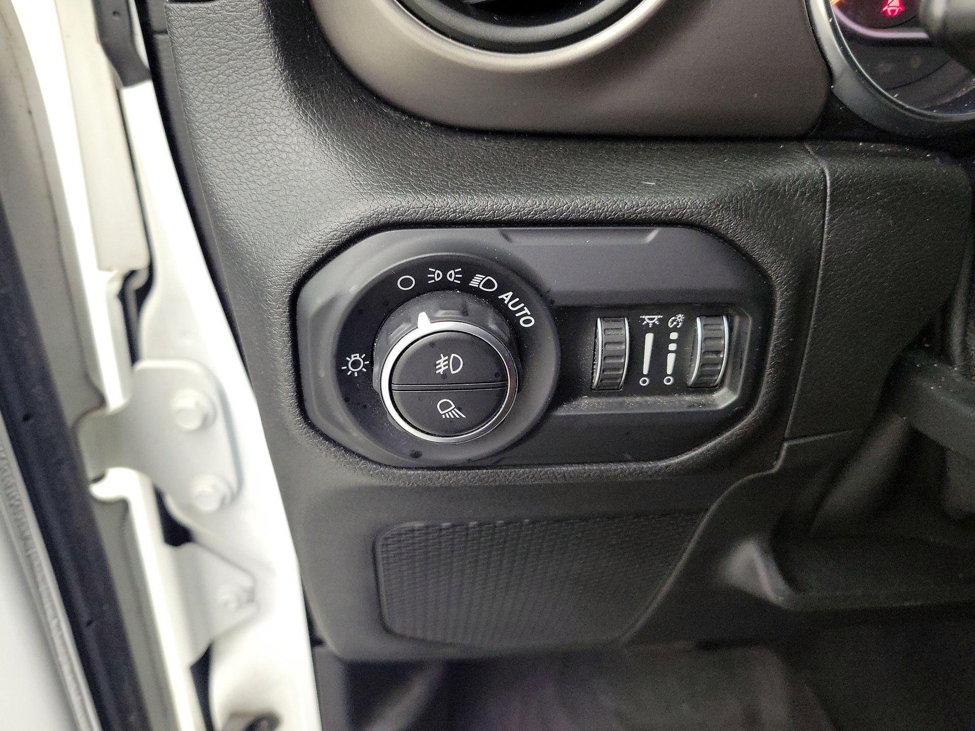 Thumbnail: 2020 Jeep Gladiator - 13