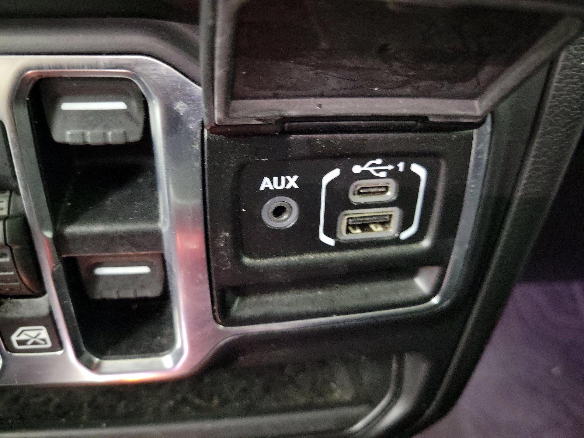 Thumbnail: 2020 Jeep Gladiator - 18