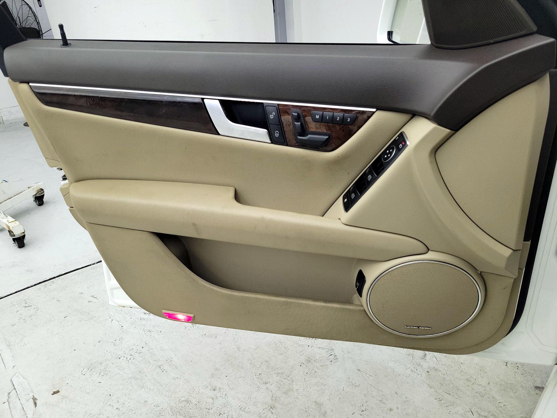 Thumbnail: 2014 Mercedes-Benz C-Class - 12
