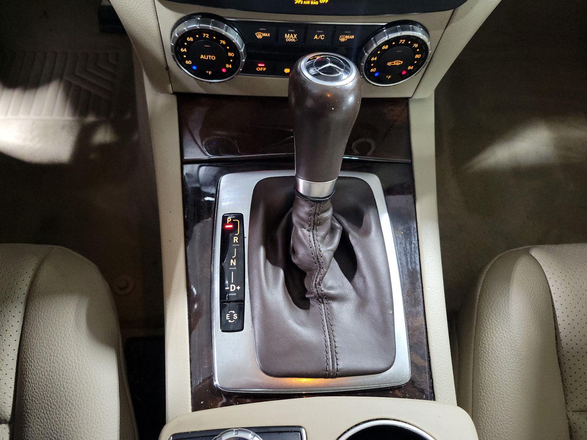 Thumbnail: 2014 Mercedes-Benz C-Class - 16