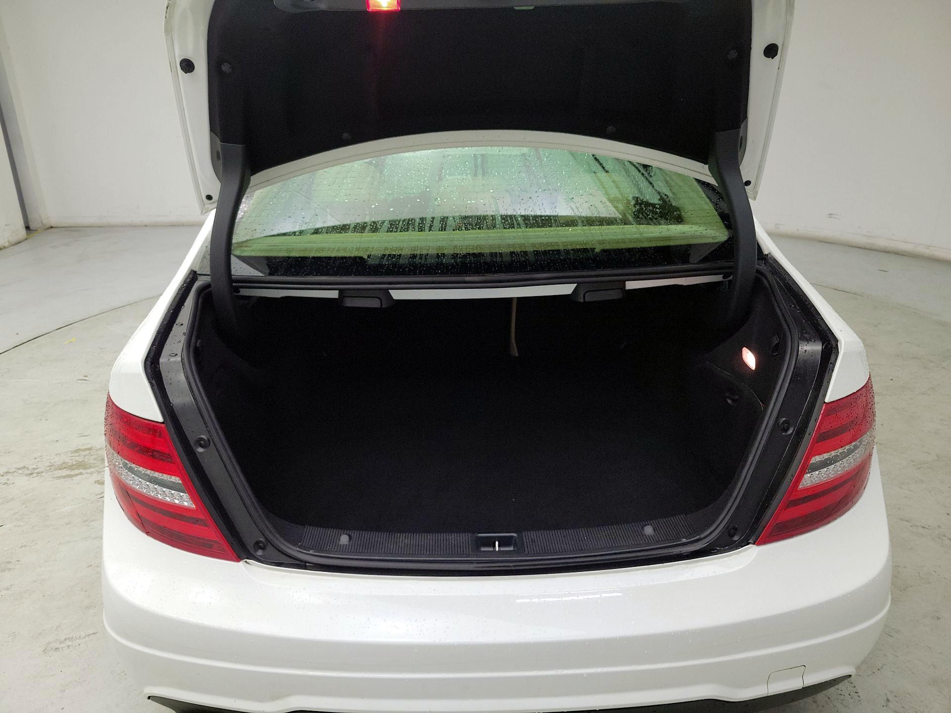 Thumbnail: 2014 Mercedes-Benz C-Class - 20