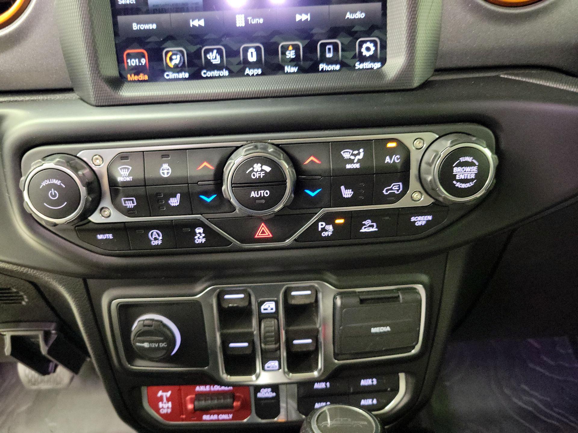 Thumbnail: 2021 Jeep Gladiator - 17