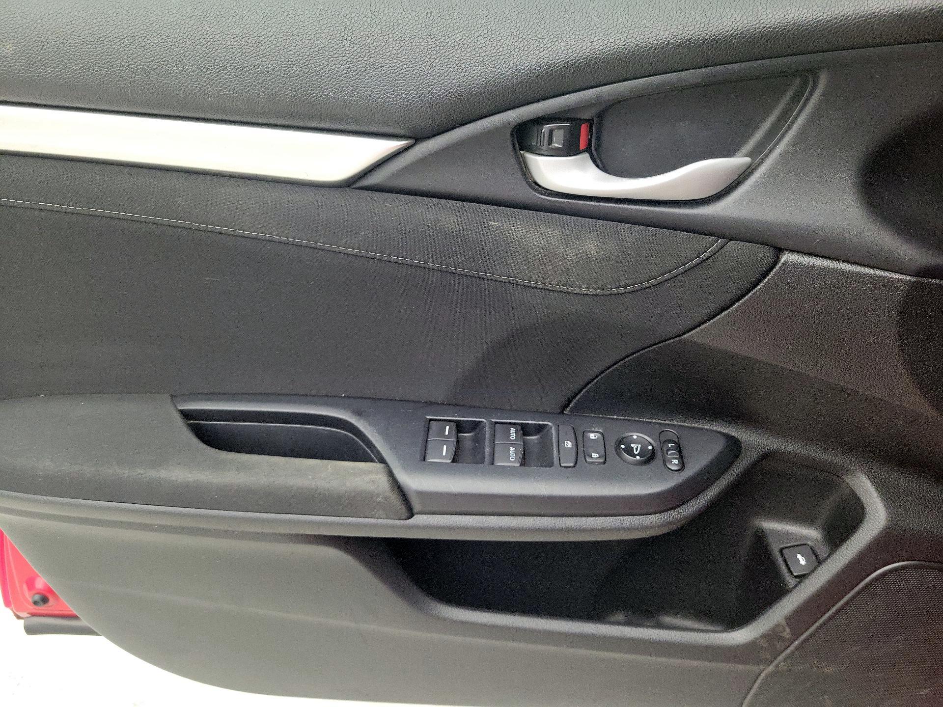 Thumbnail: 2016 Honda Civic - 12