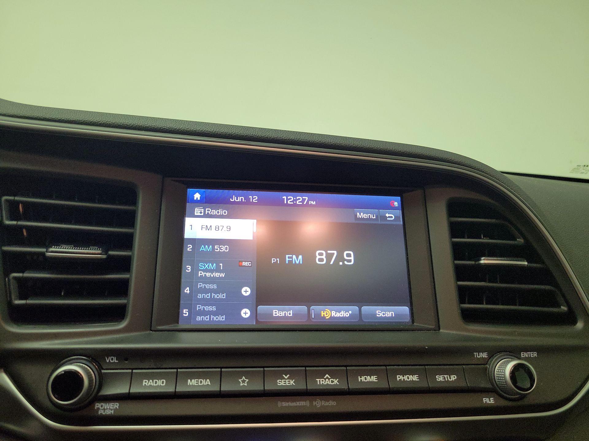 Thumbnail: 2020 Hyundai Elantra - 15
