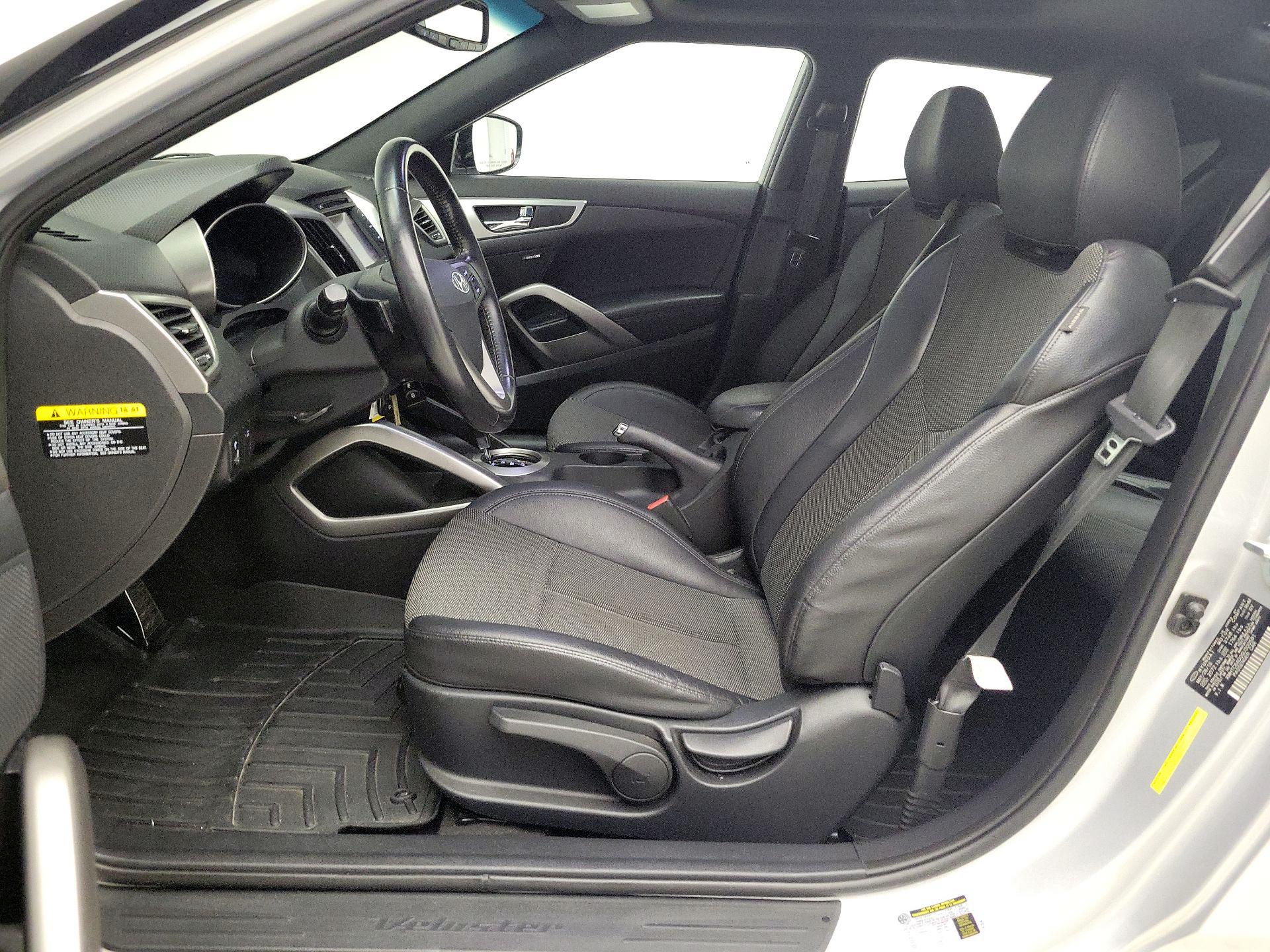 Thumbnail: 2016 Hyundai Veloster - 11