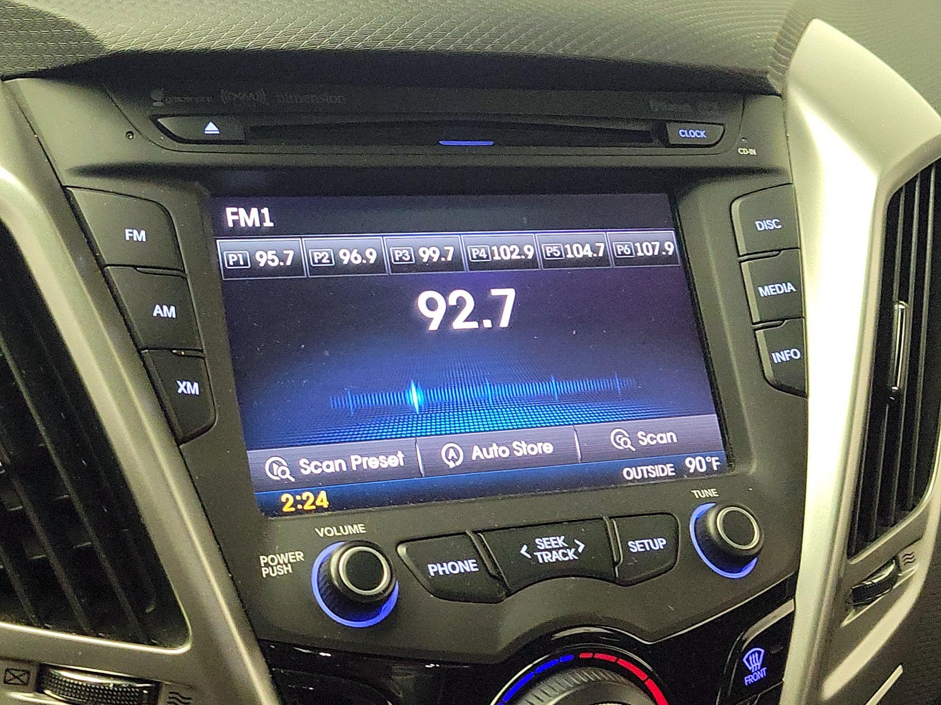 Thumbnail: 2016 Hyundai Veloster - 15
