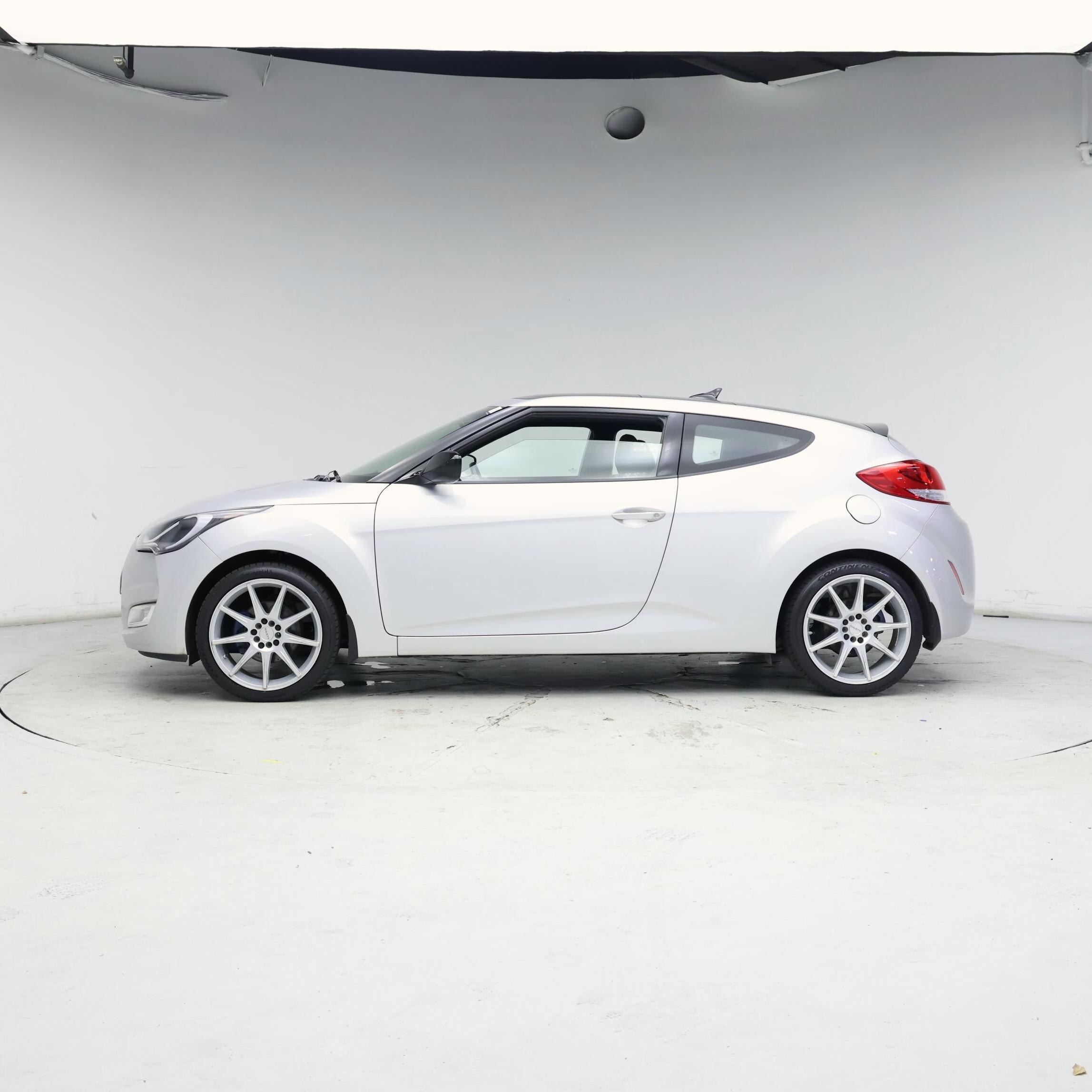 Thumbnail: 2016 Hyundai Veloster - 3