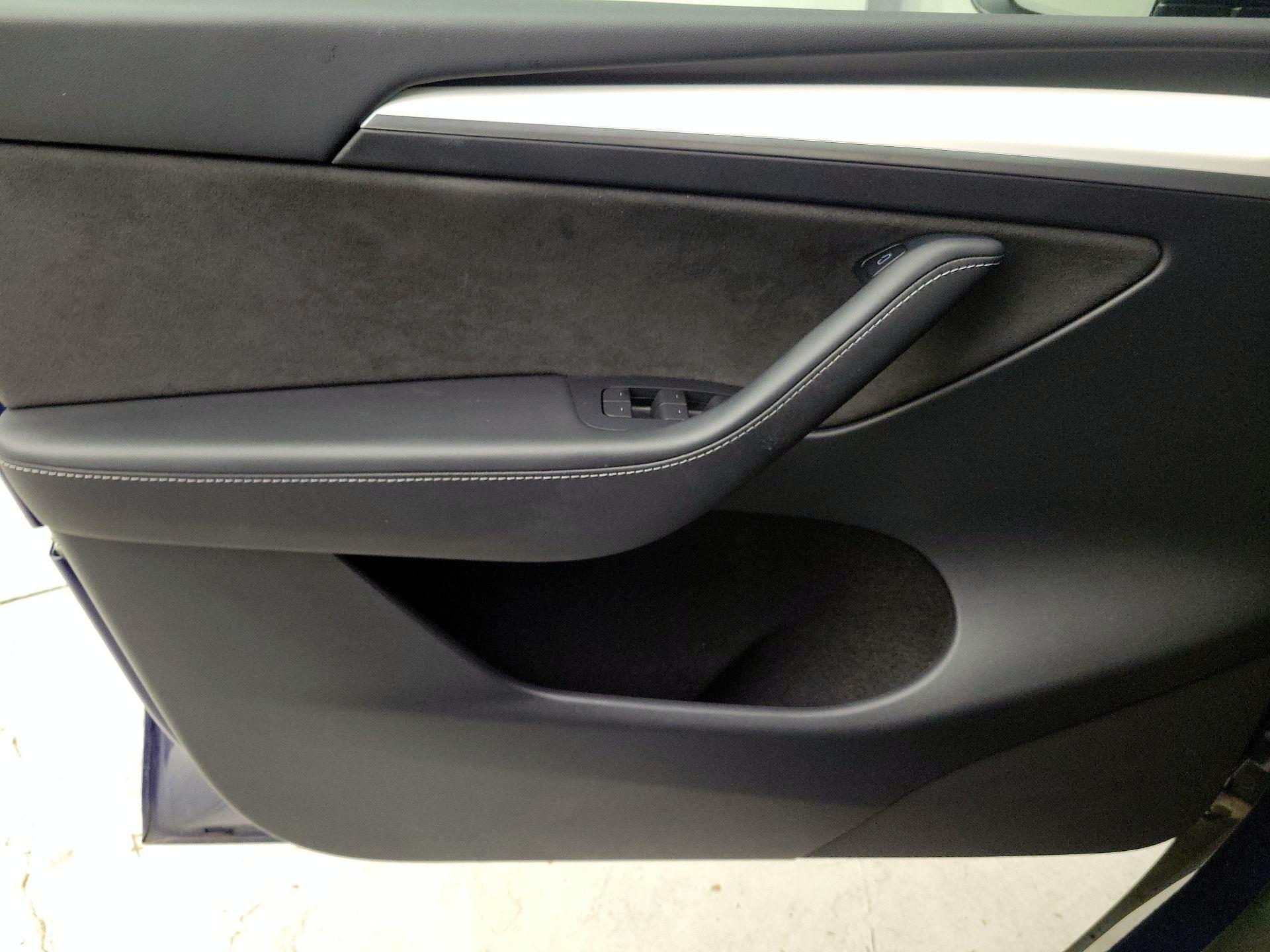 Thumbnail: 2023 Tesla Model Y - 12