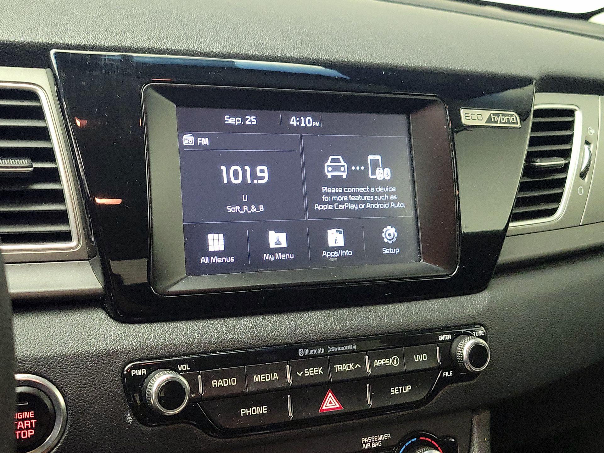 Thumbnail: 2017 Kia Niro - 15