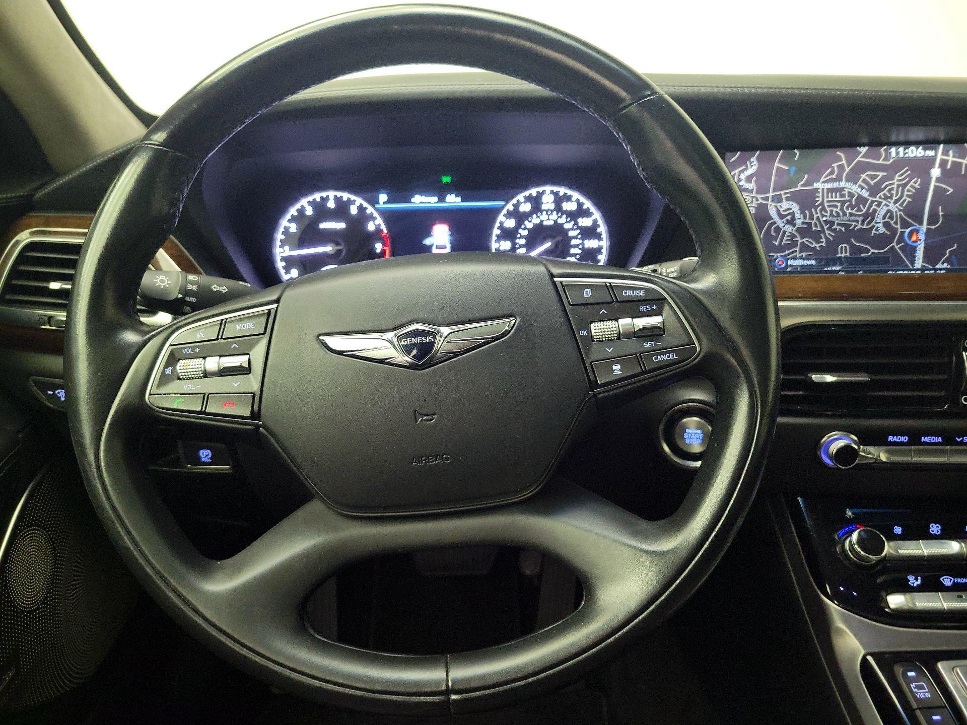 Thumbnail: 2018 Genesis G90 - 10
