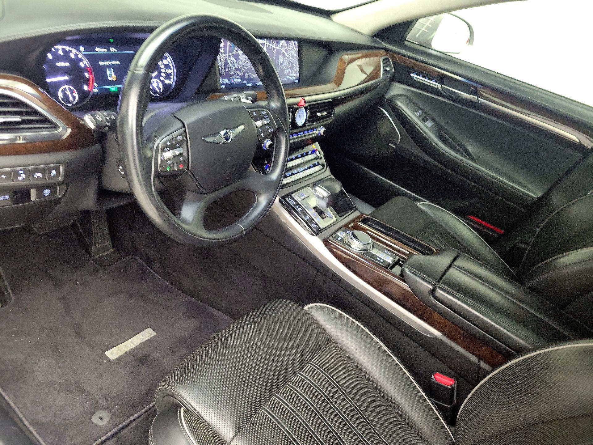Thumbnail: 2018 Genesis G90 - 11