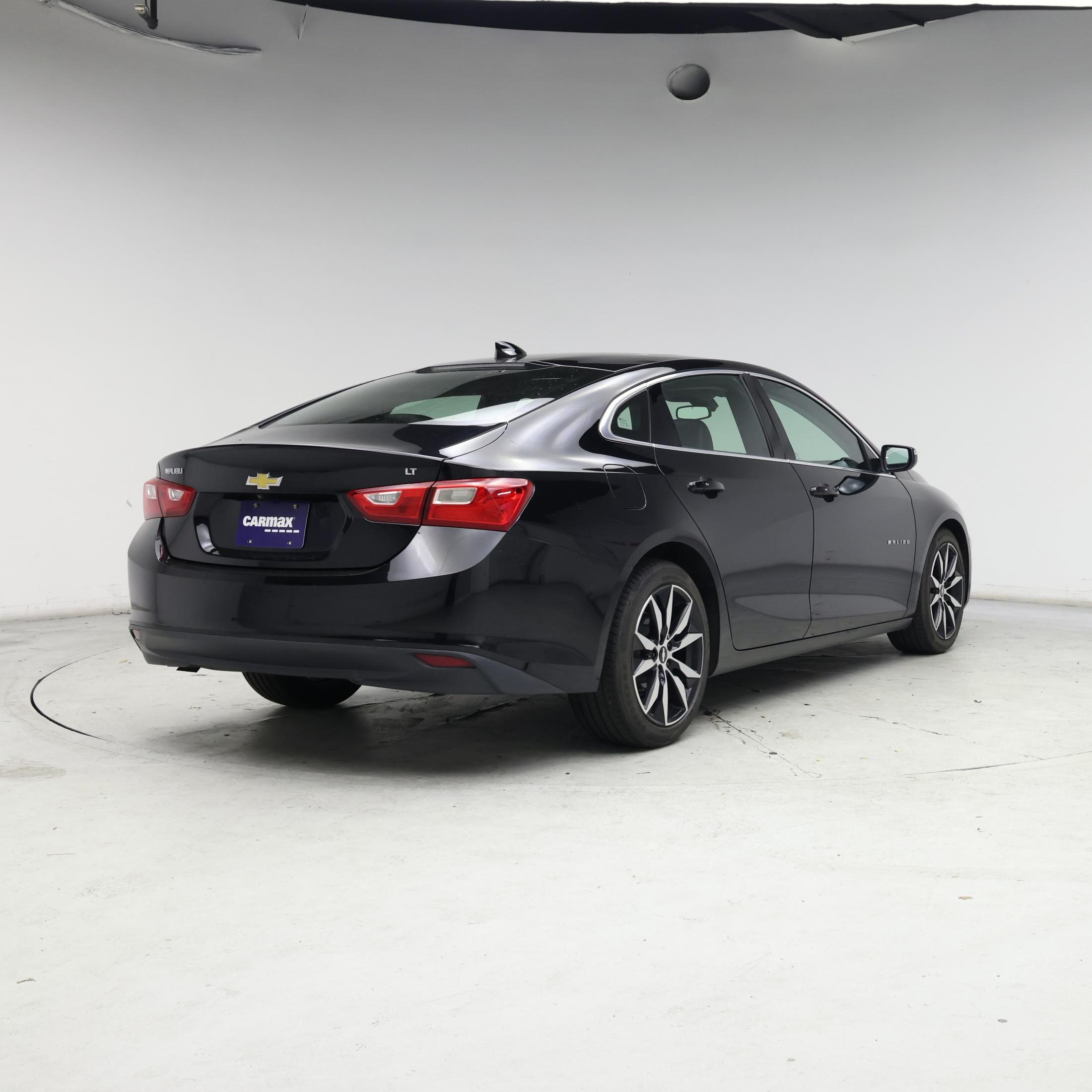 Thumbnail: 2018 Chevrolet Malibu - 8