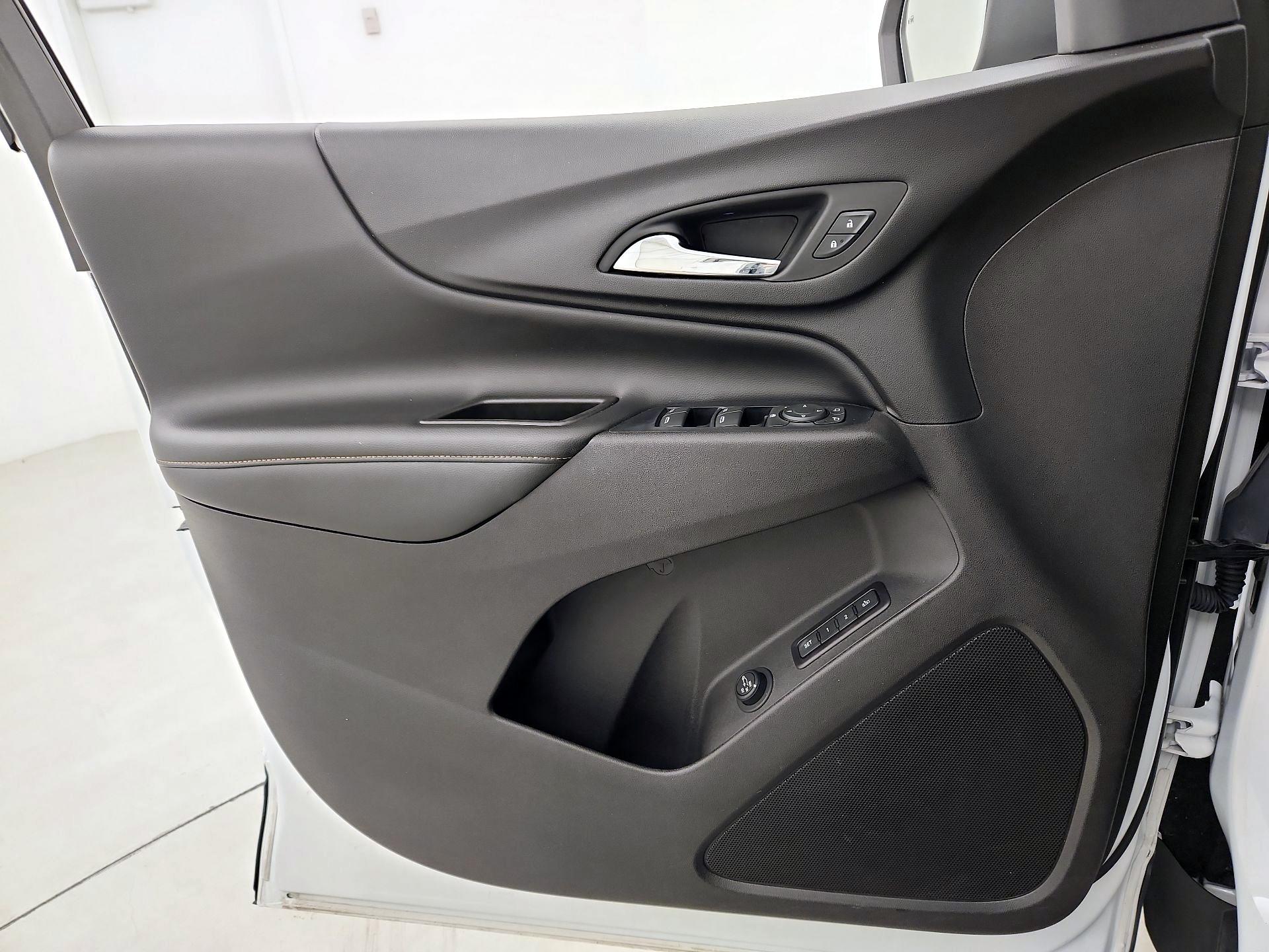 Thumbnail: 2019 Chevrolet Equinox - 12