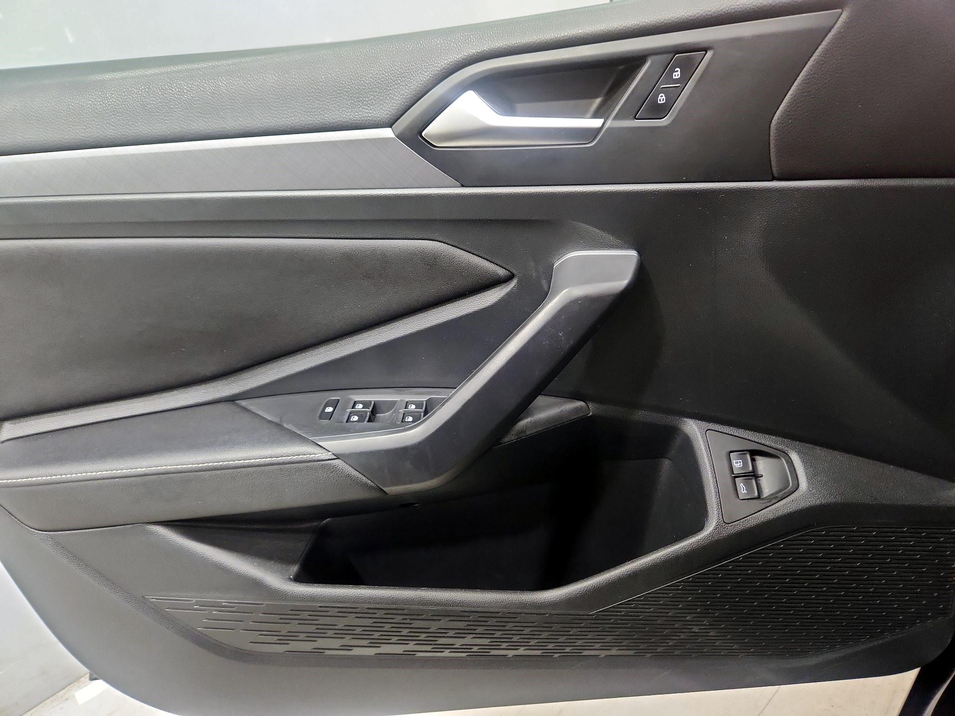 Thumbnail: 2023 Volkswagen Jetta - 12
