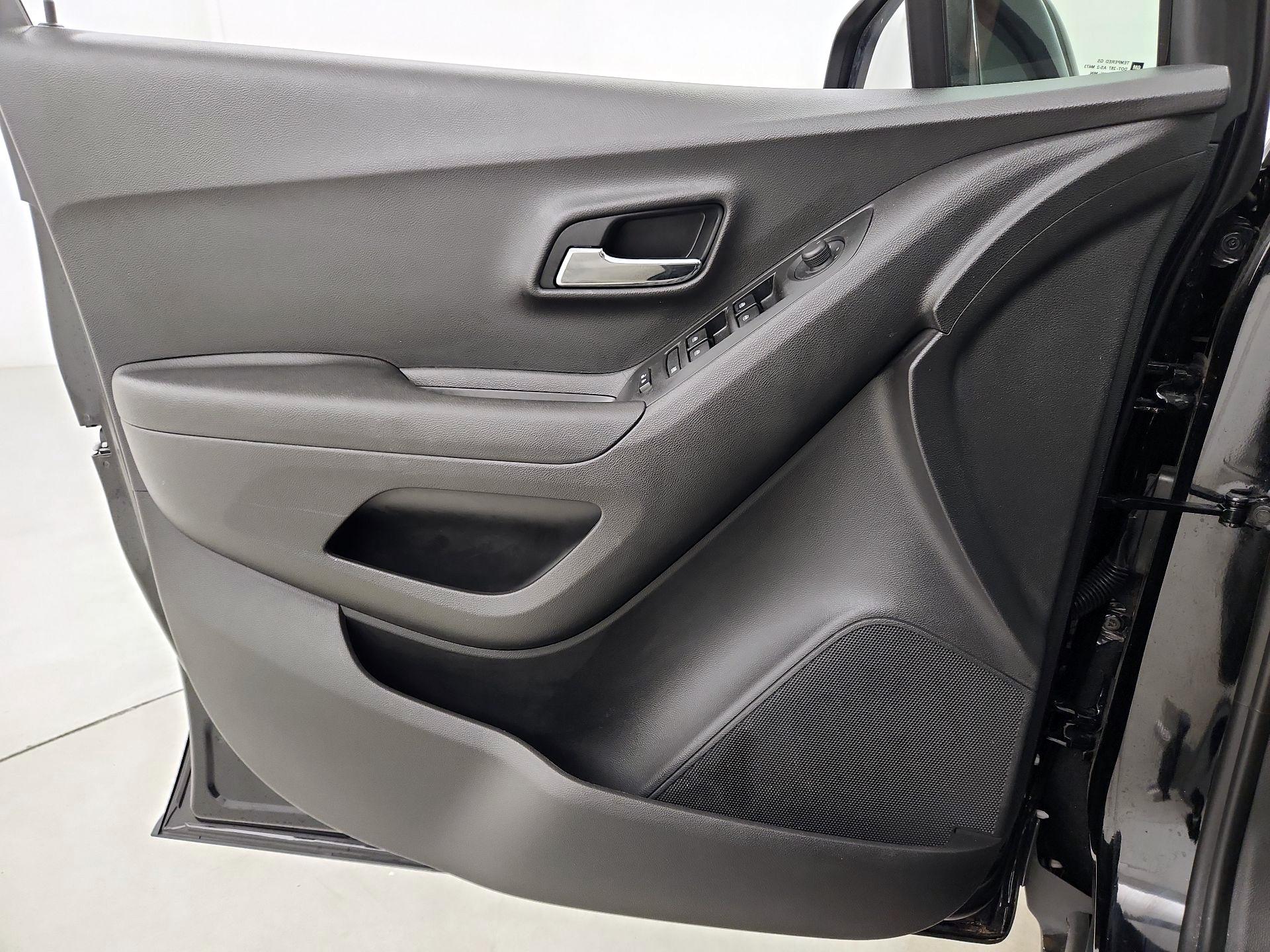 Thumbnail: 2020 Chevrolet Trax - 12