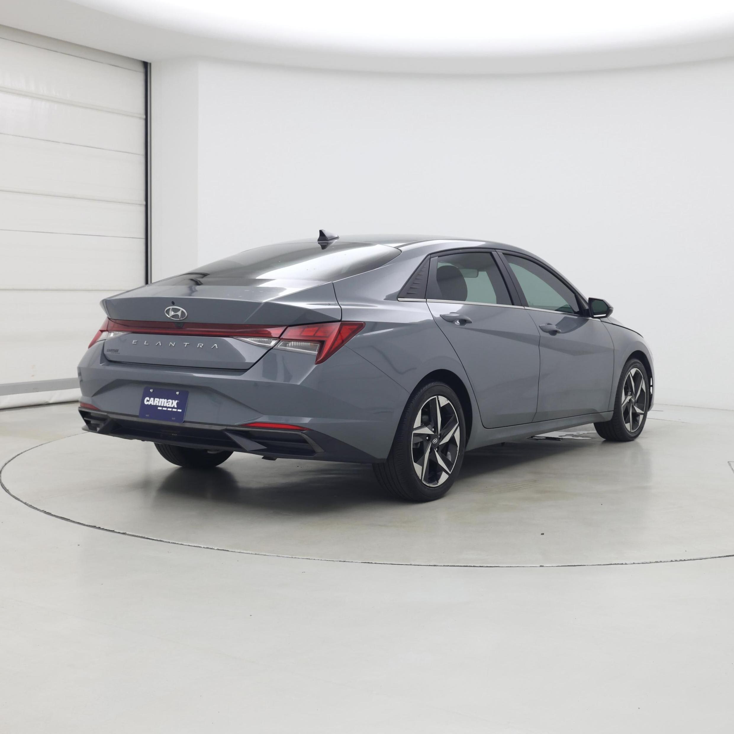 Thumbnail: 2022 Hyundai Elantra - 8