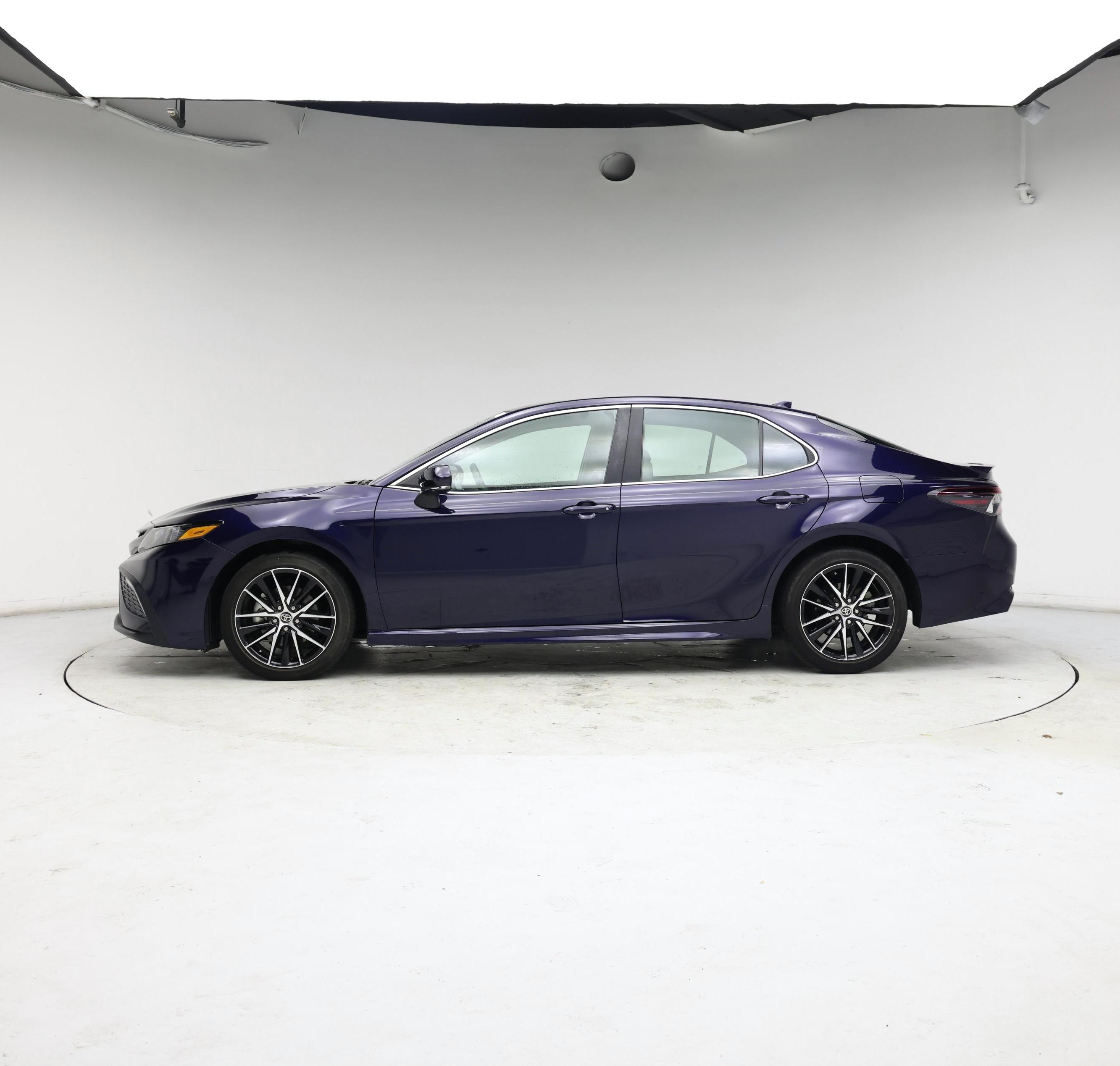 Thumbnail: 2022 Toyota Camry - 3