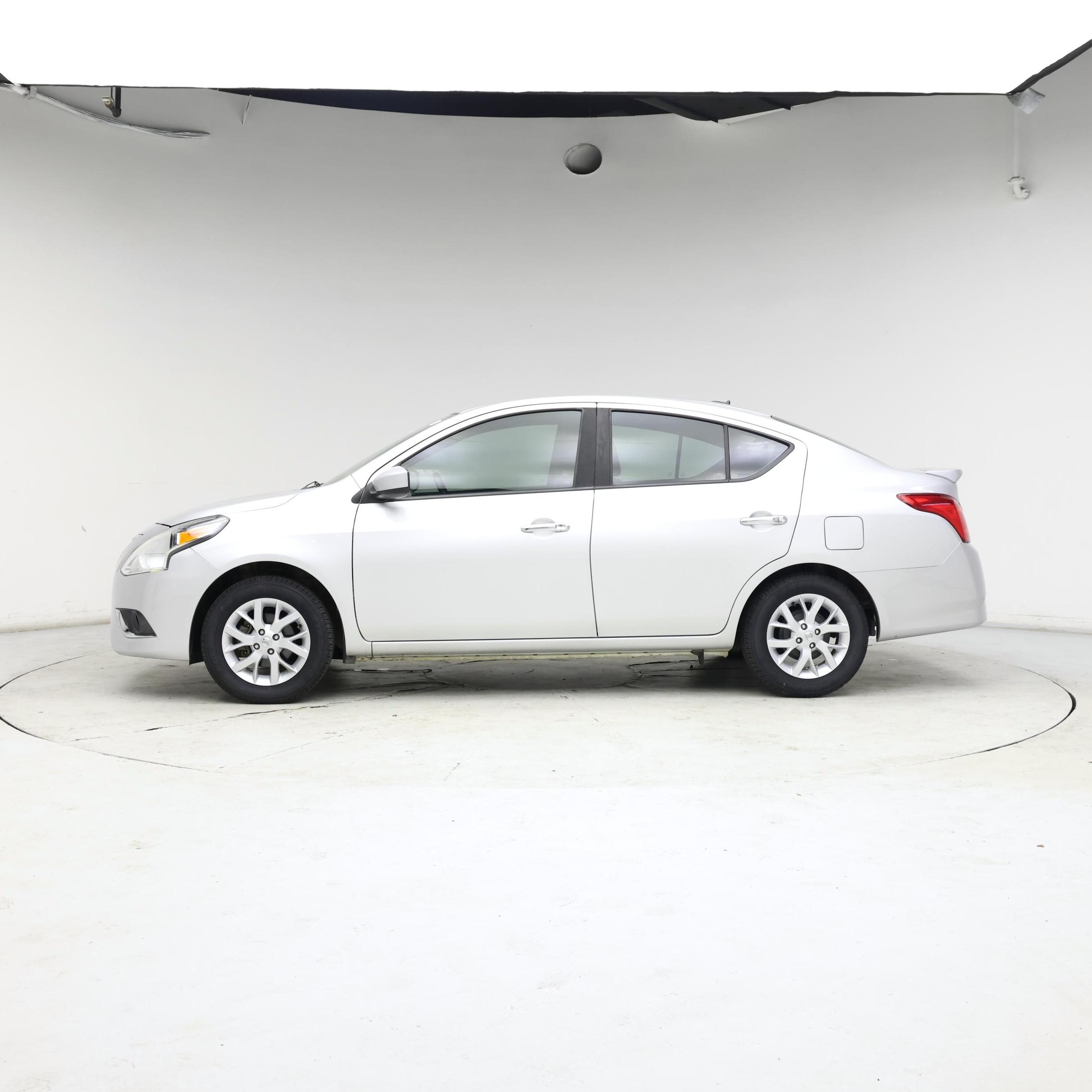 Thumbnail: 2018 Nissan Versa - 3