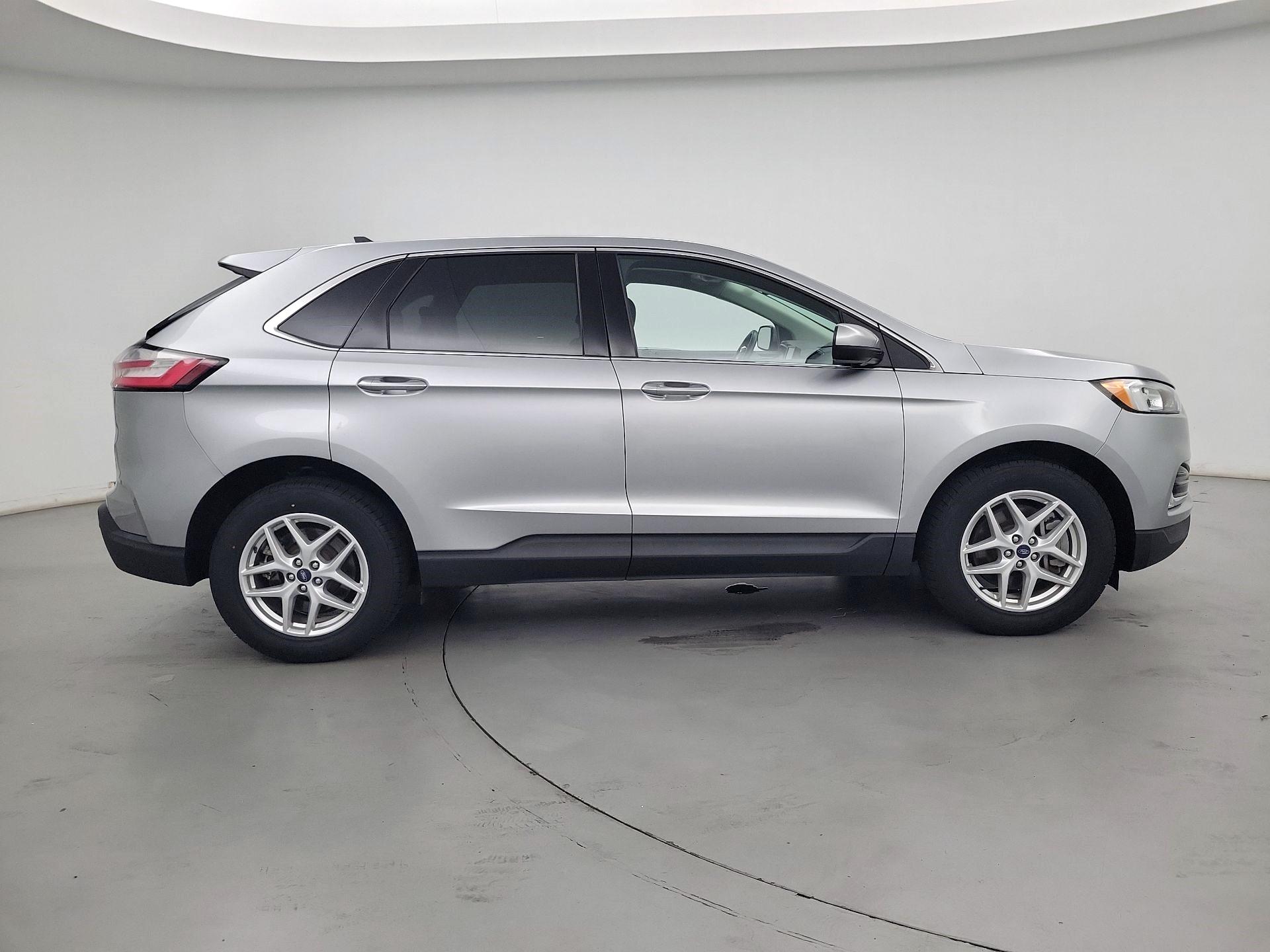 Thumbnail: 2021 Ford Edge - 4