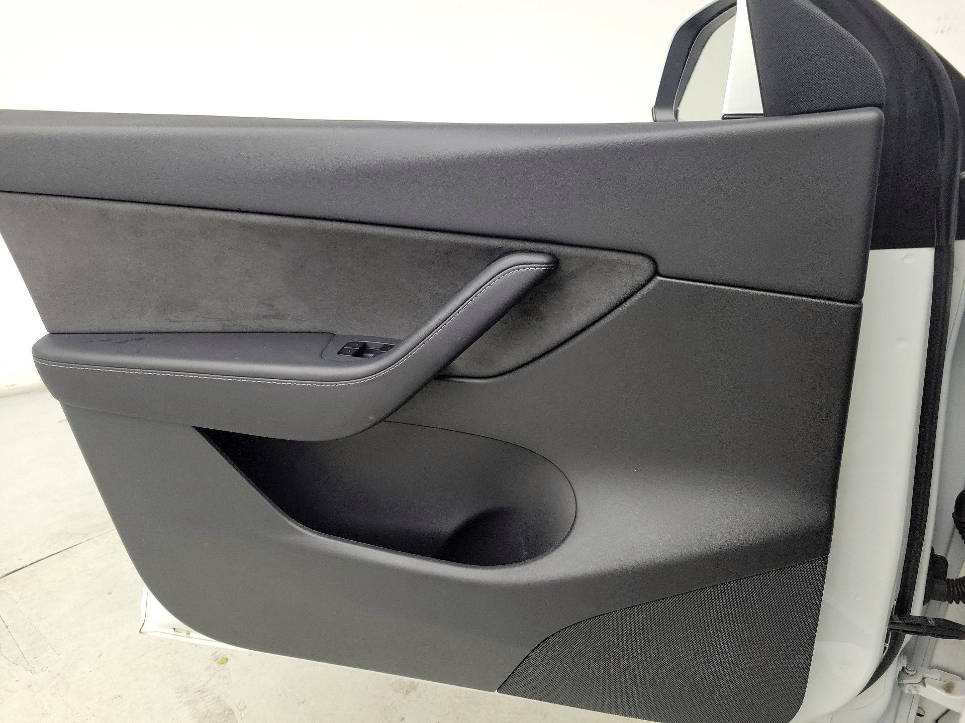 Thumbnail: 2021 Tesla Model Y - 12