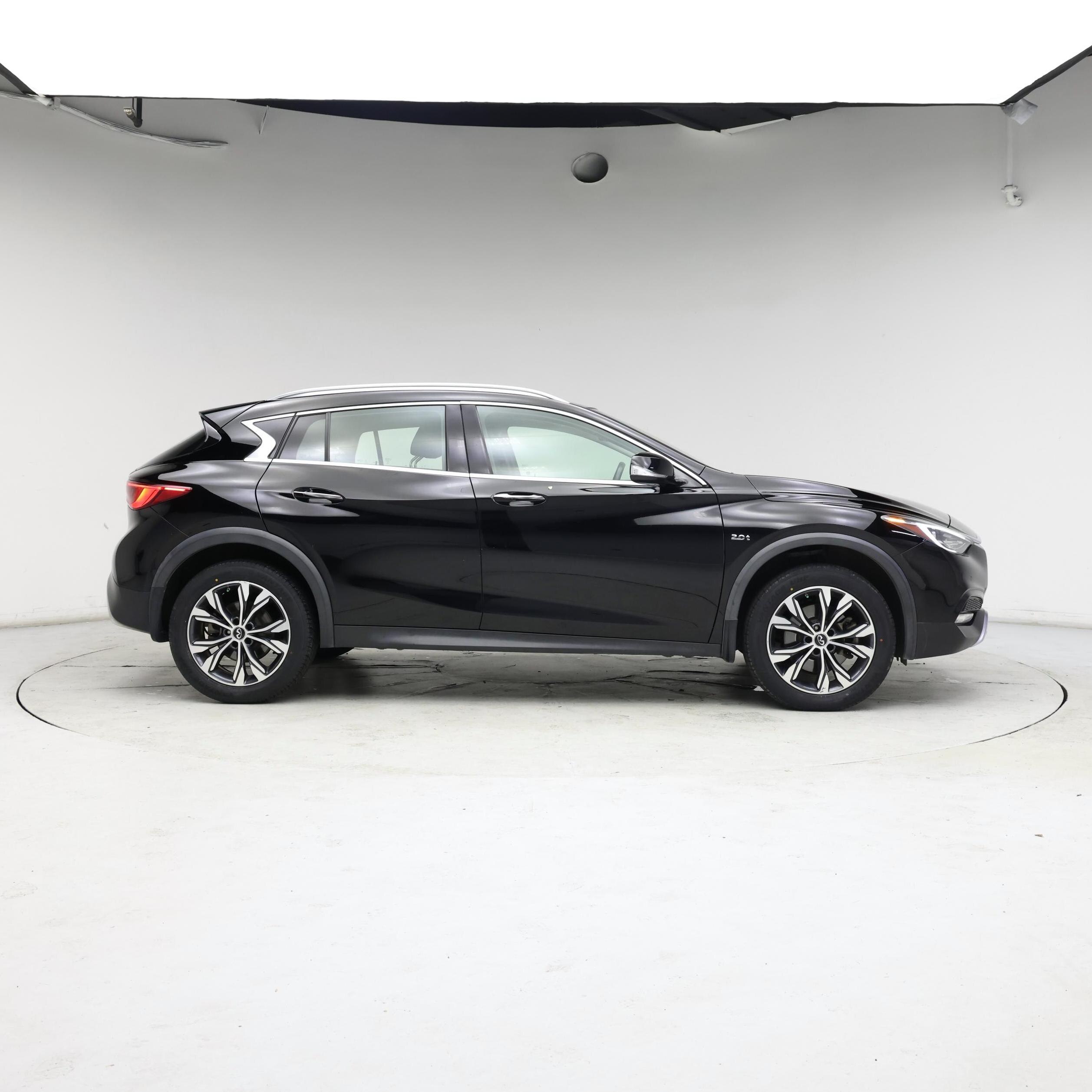 Thumbnail: 2018 INFINITI QX30 - 7