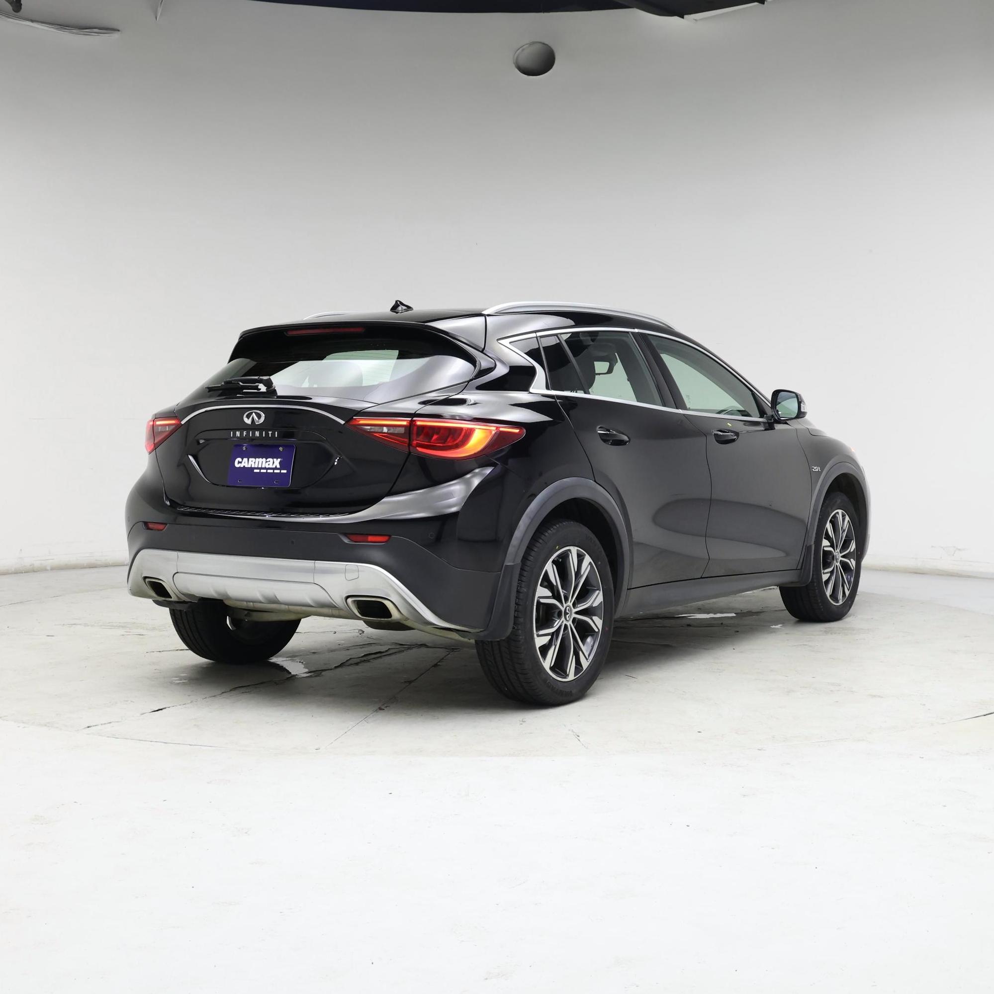 Thumbnail: 2018 INFINITI QX30 - 8