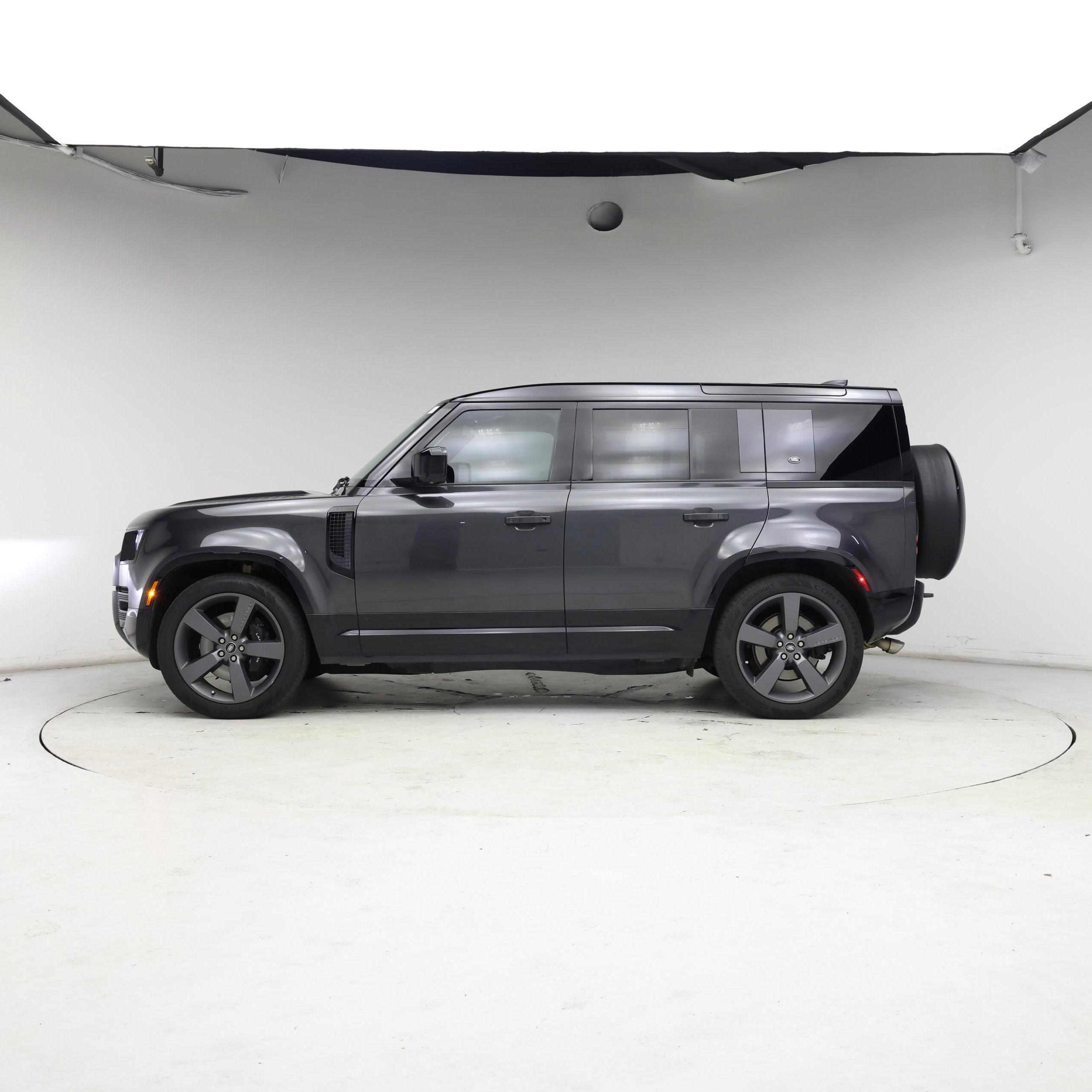 Thumbnail: 2023 Land Rover Defender - 3