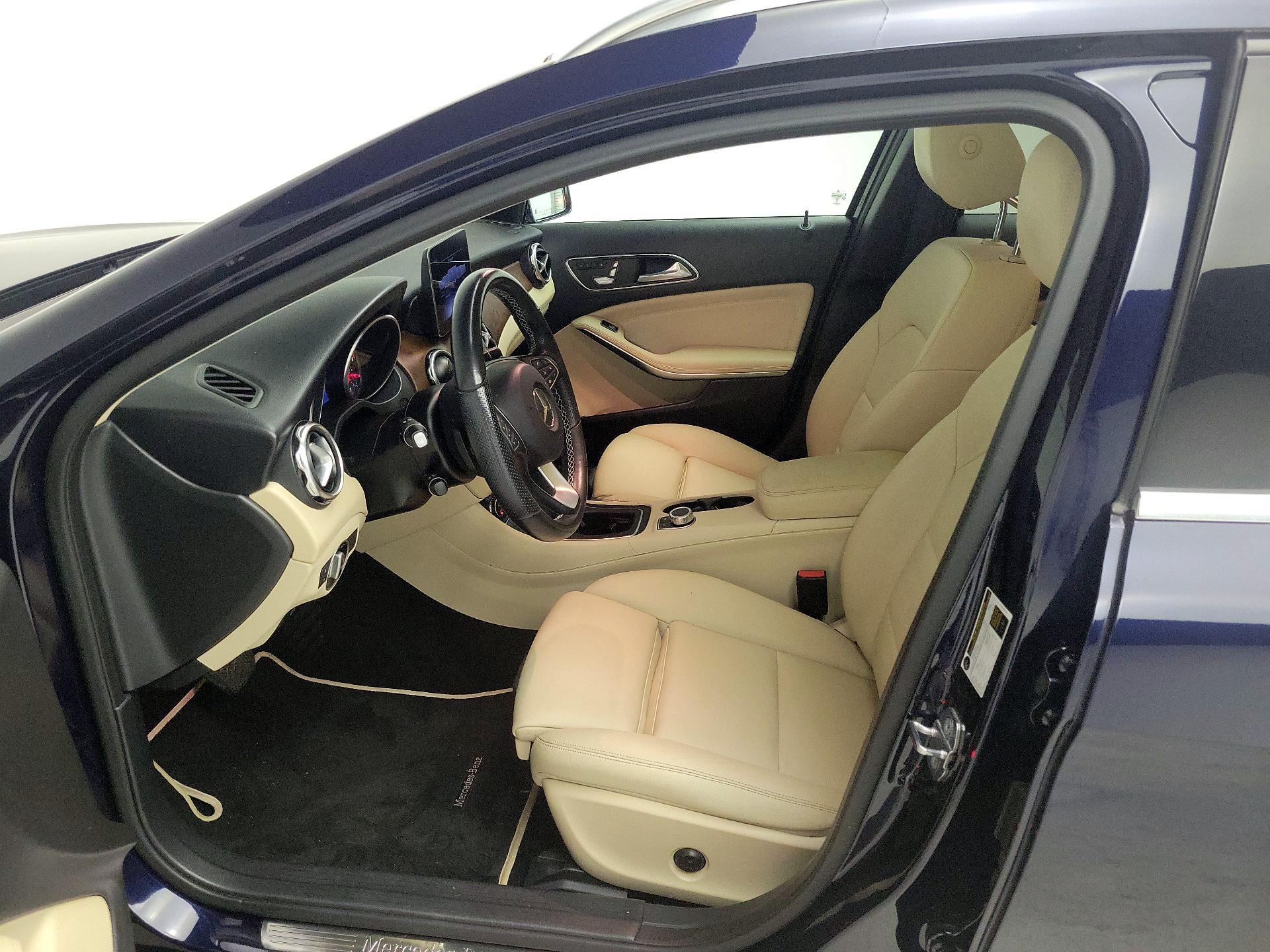 Thumbnail: 2019 Mercedes-Benz GLA - 11