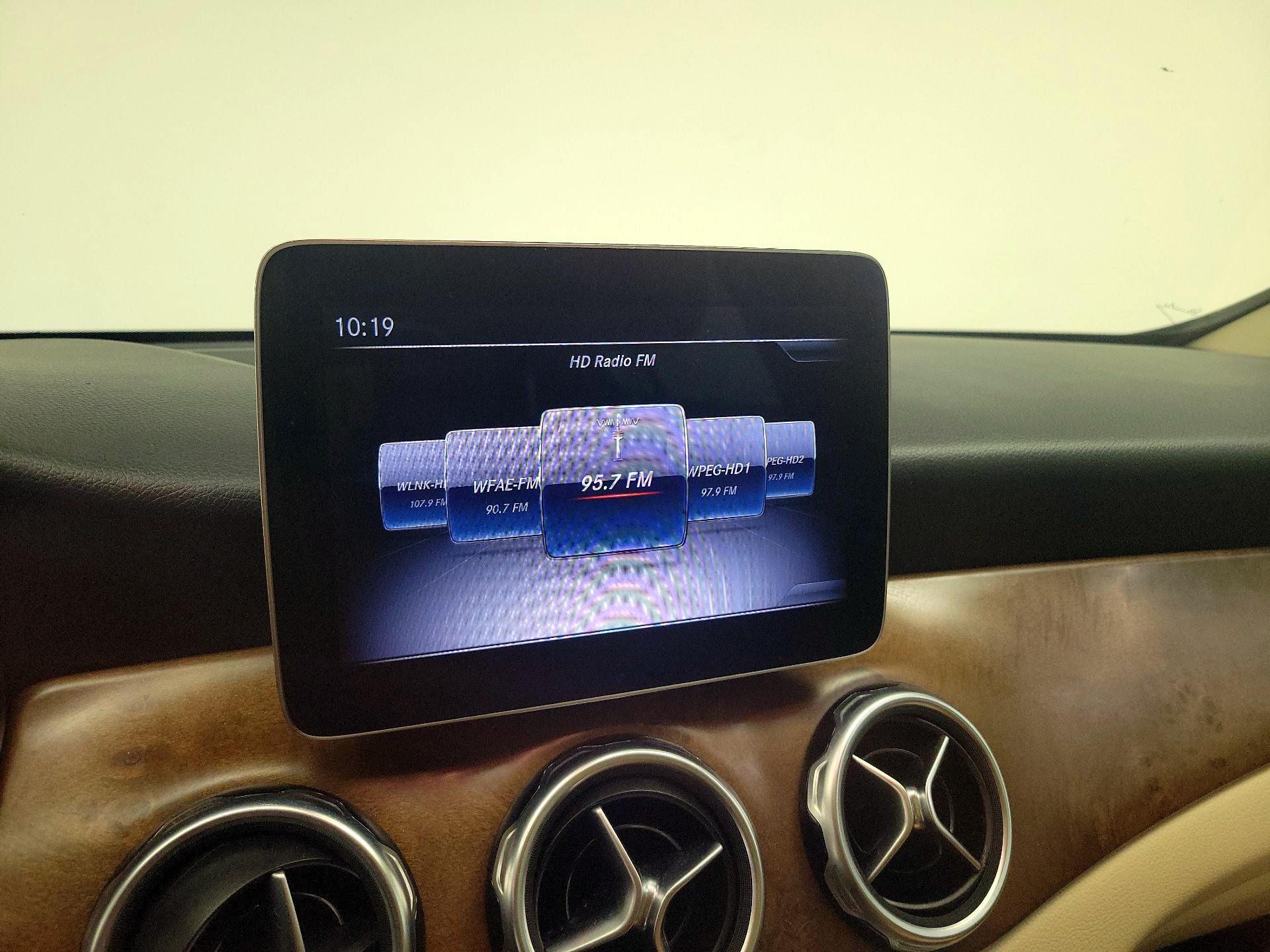 Thumbnail: 2019 Mercedes-Benz GLA - 14
