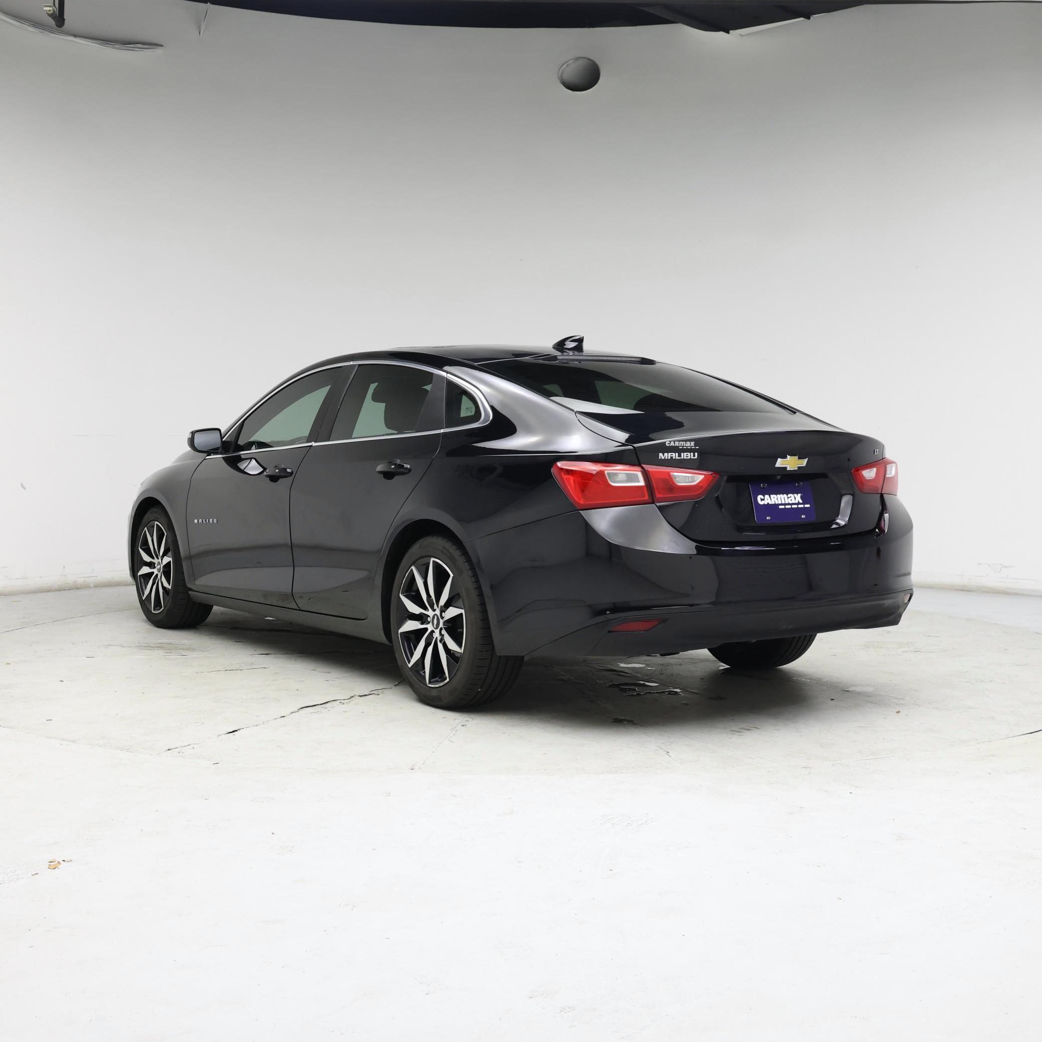 Thumbnail: 2017 Chevrolet Malibu - 2