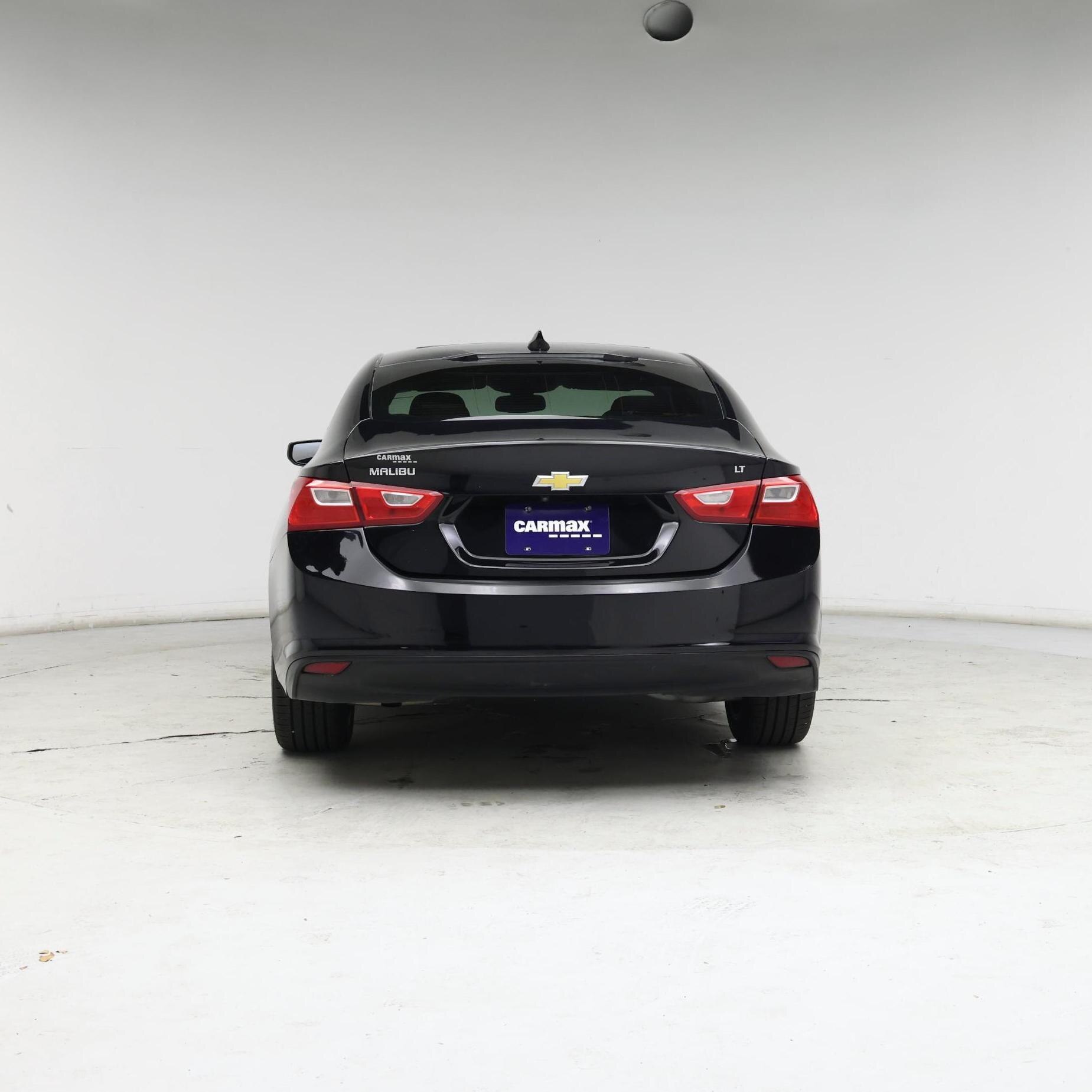 Thumbnail: 2017 Chevrolet Malibu - 6