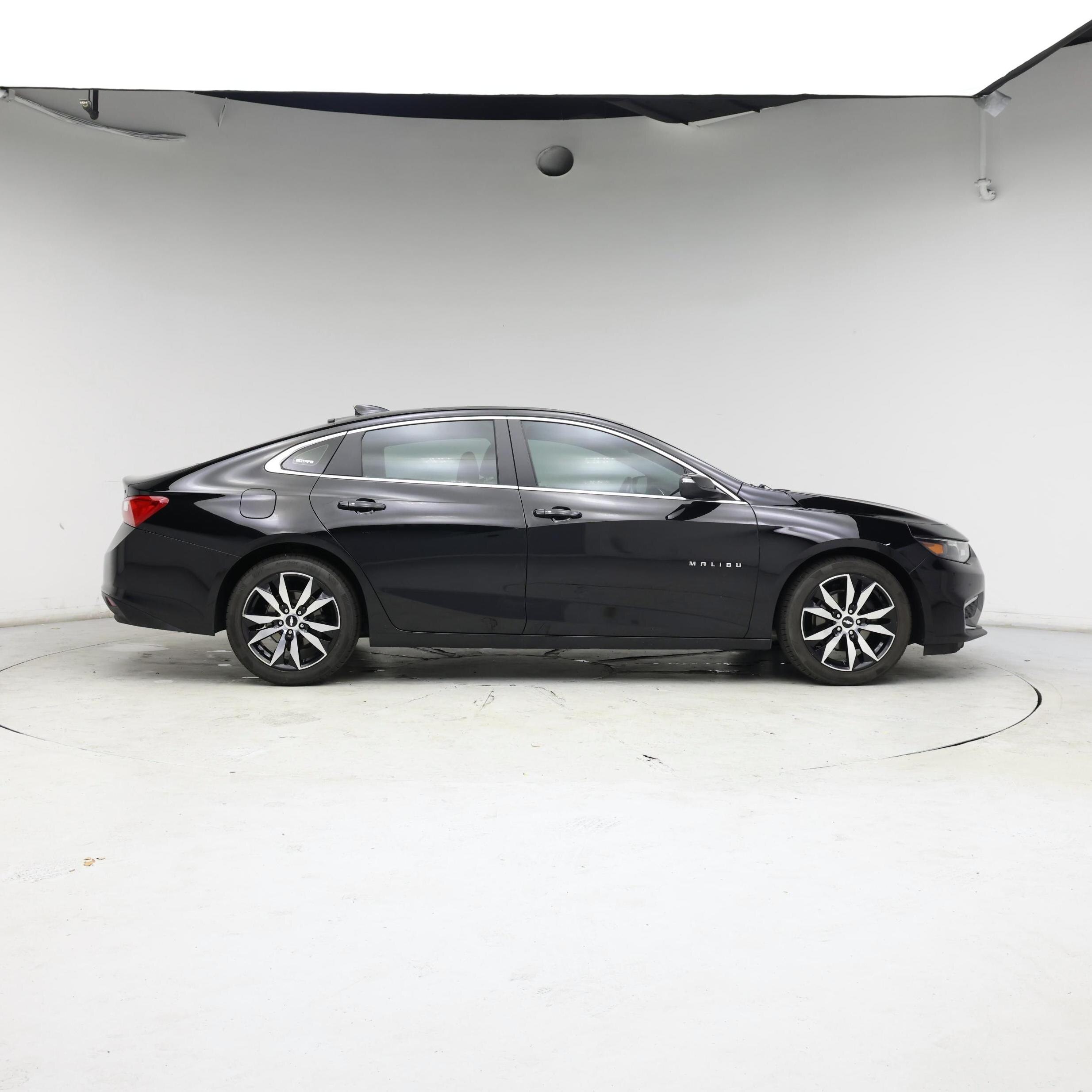 Thumbnail: 2017 Chevrolet Malibu - 7