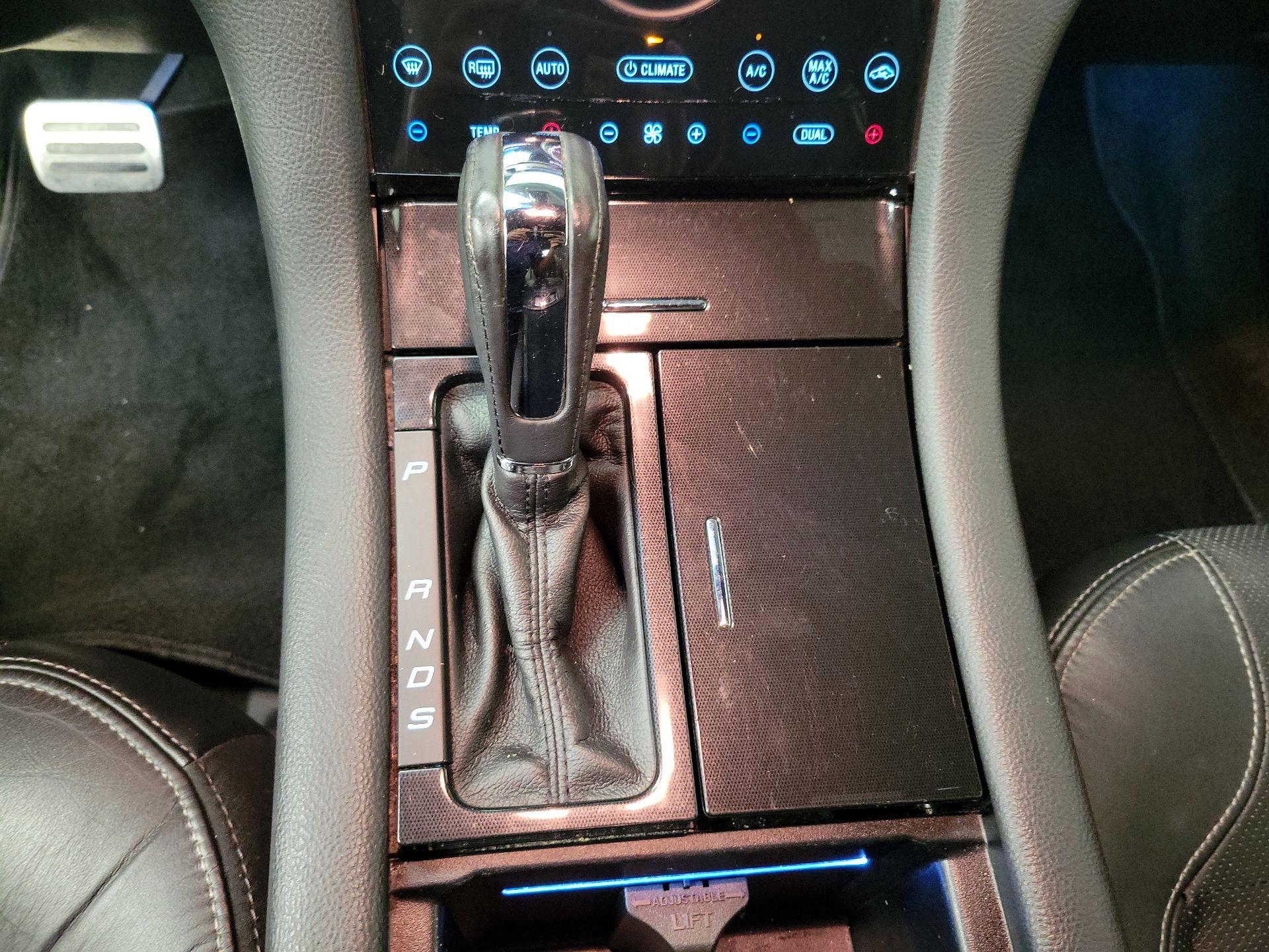 Thumbnail: 2014 Ford Taurus - 18